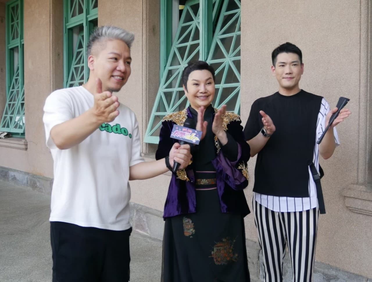 《娛樂超skr》在《孟婆客棧》拍攝期間直擊訪問總製作人唐美雲。(民視提供)