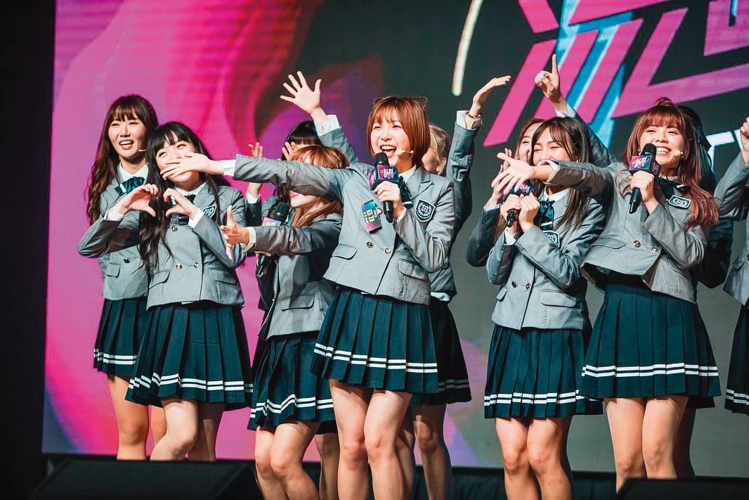 林可(中)曾是女子團體「L.C.G.勵齊女孩」成員,發行過多首單曲EP。 (翻攝自LCG 勵齊女孩 Little Cheer Girl 臉書)