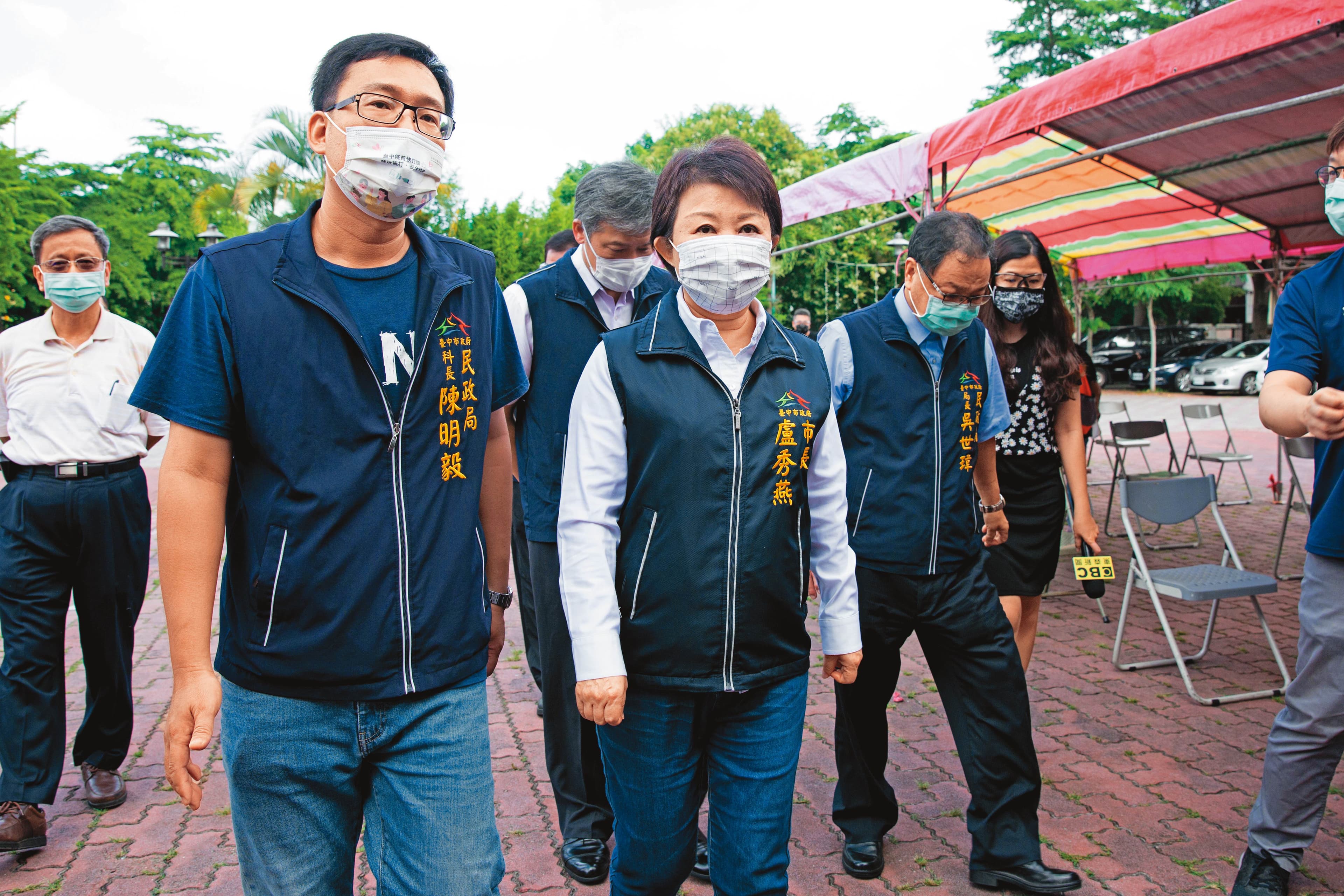 台中市長盧秀燕今年3月曾說：「如果核四遷到台中，我跟台中人反對。」被視為反對重啟核四公投。