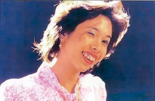 莫文蔚在電影《食神》裡不計形象扮醜演「雞姐」,影史留名。(翻攝自任孤行痞客邦)