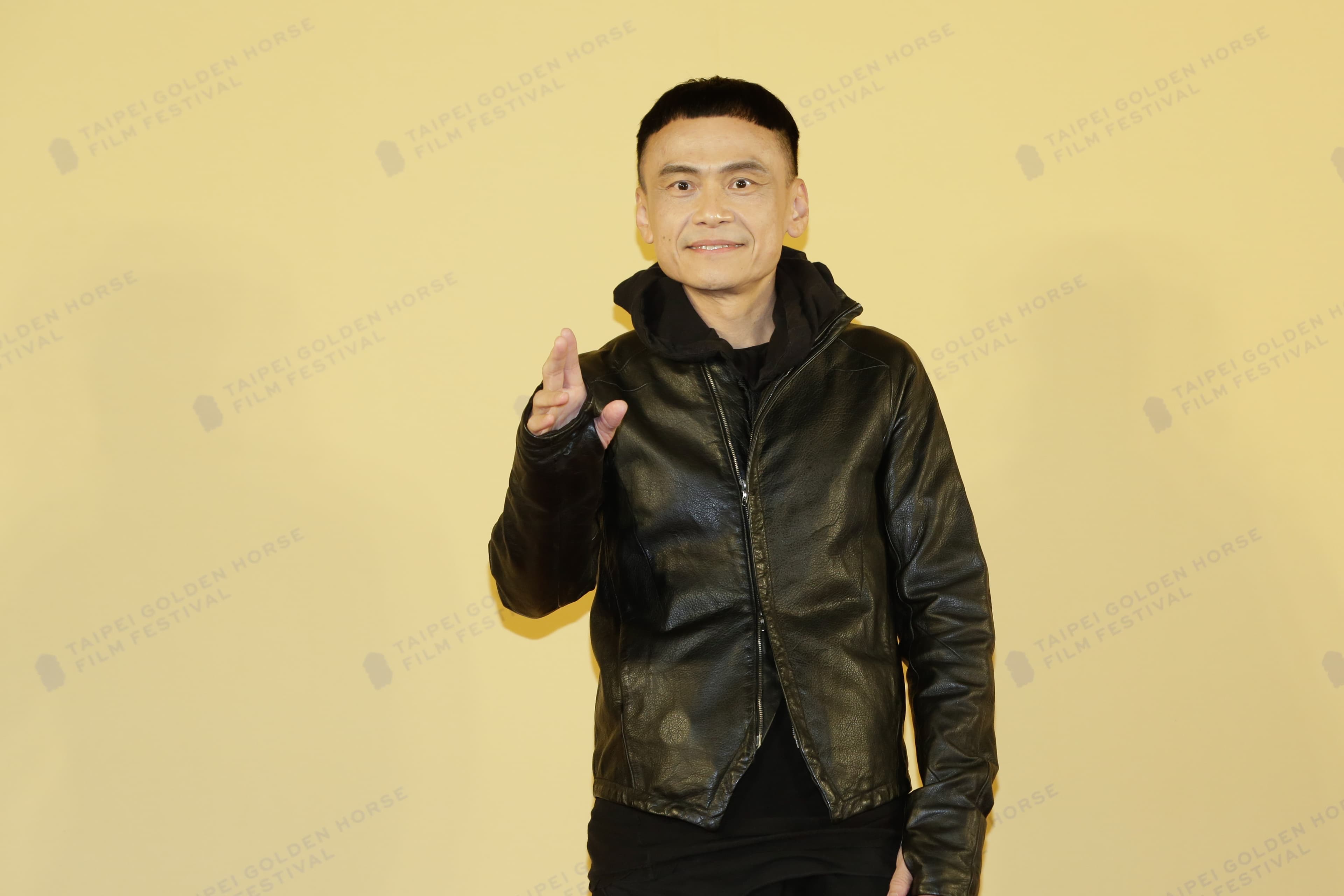 陳以文先後演出多部金馬競賽片,這次在《不想一個人》演出看來祥和的公務員,但也會幹些意想不到的事。