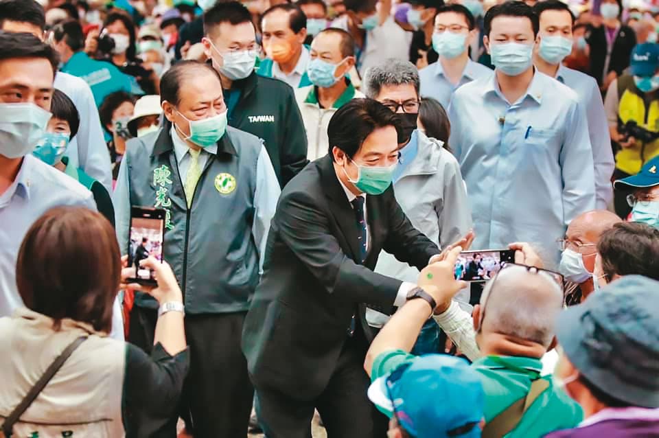 副總統賴清德在澎湖的公投說明會,現場湧入1,200人聽講,地方形容這簡直是大選規格。(翻攝民進黨澎湖縣黨部臉書)