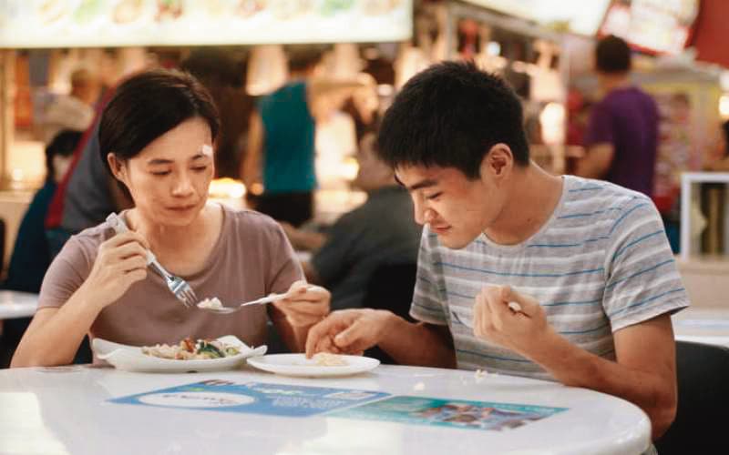 在《影匿人生》與楊雁雁(左)演母子,潘綱大很想再跟她合作一次。(HBO Asia提供)