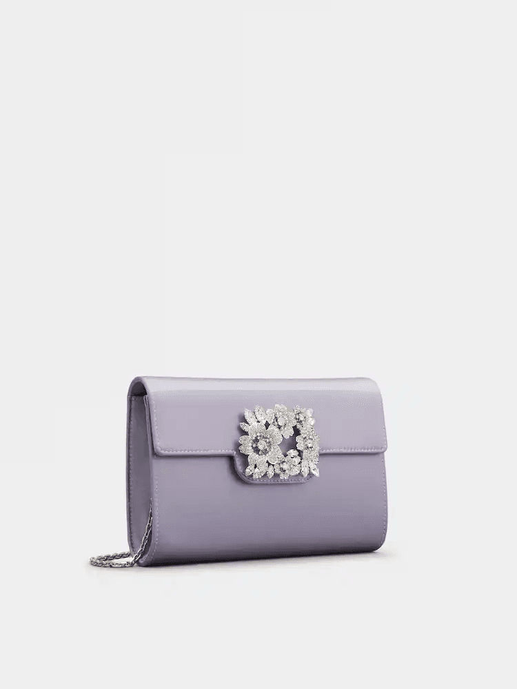 Roger Vivier Bouquet Strass迷霧紫花鑽晚宴包。NT$51,600。