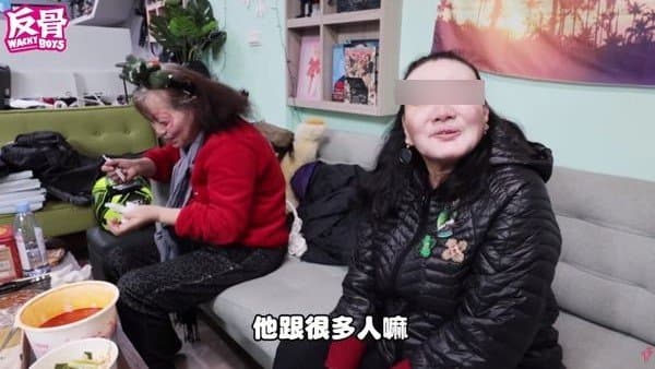 孫生的母親疑精神狀況不佳，有多次竊盜前科。（翻攝「反骨男孩」YouTube頻道）