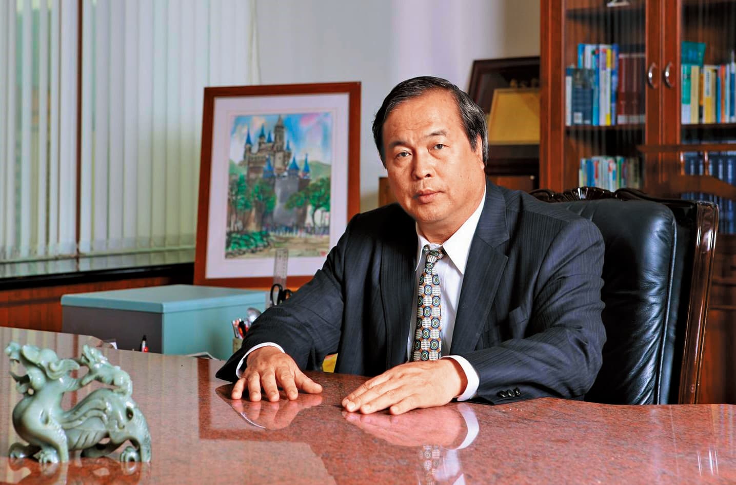 今年67歲的黃文程是建設公司總裁,事業有成。(翻攝建設公司官網)