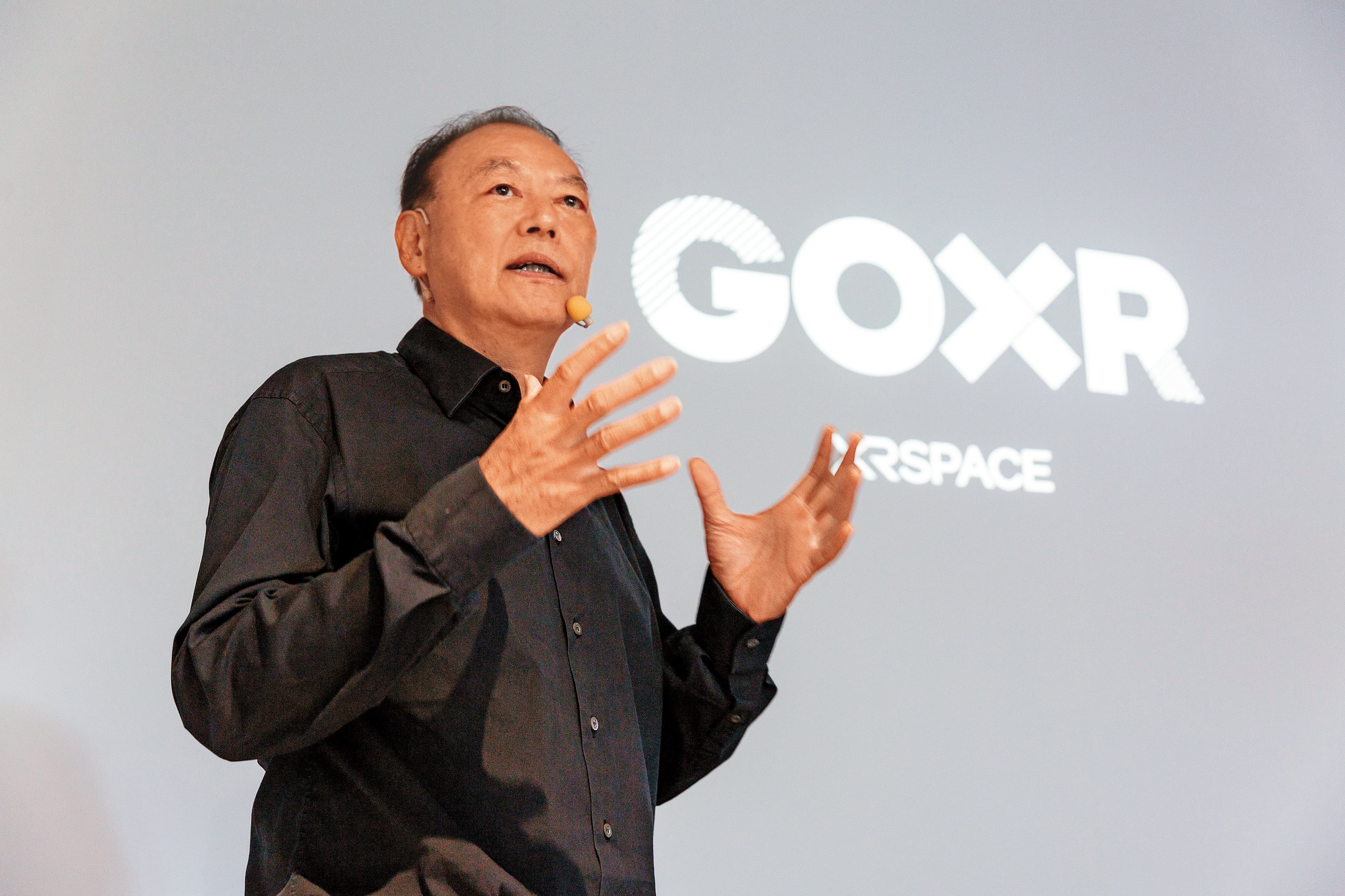 周永明拿智慧型手機和元宇宙做類比,表示2者的發展都大到無法預估,必須提前入場卡位。