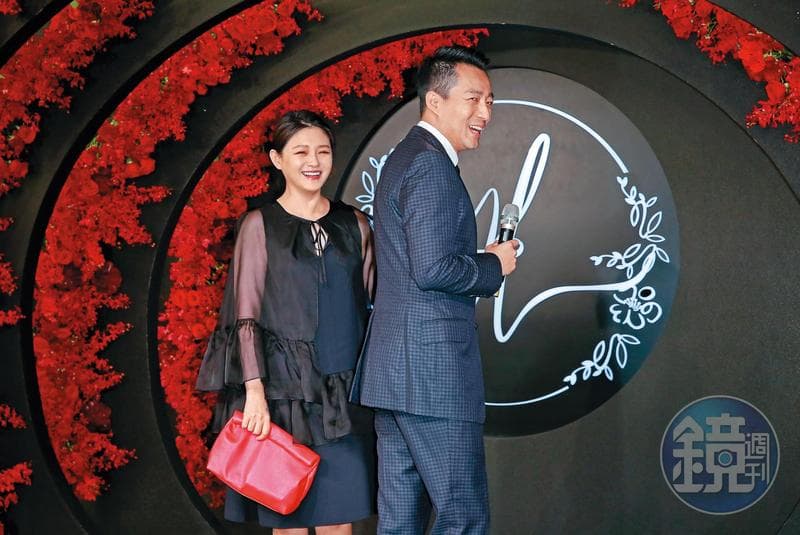 大S(左)、汪小菲(右)曾是「兩岸一家親」的典範,鶼鰈情深的畫面不復見,令人感嘆。