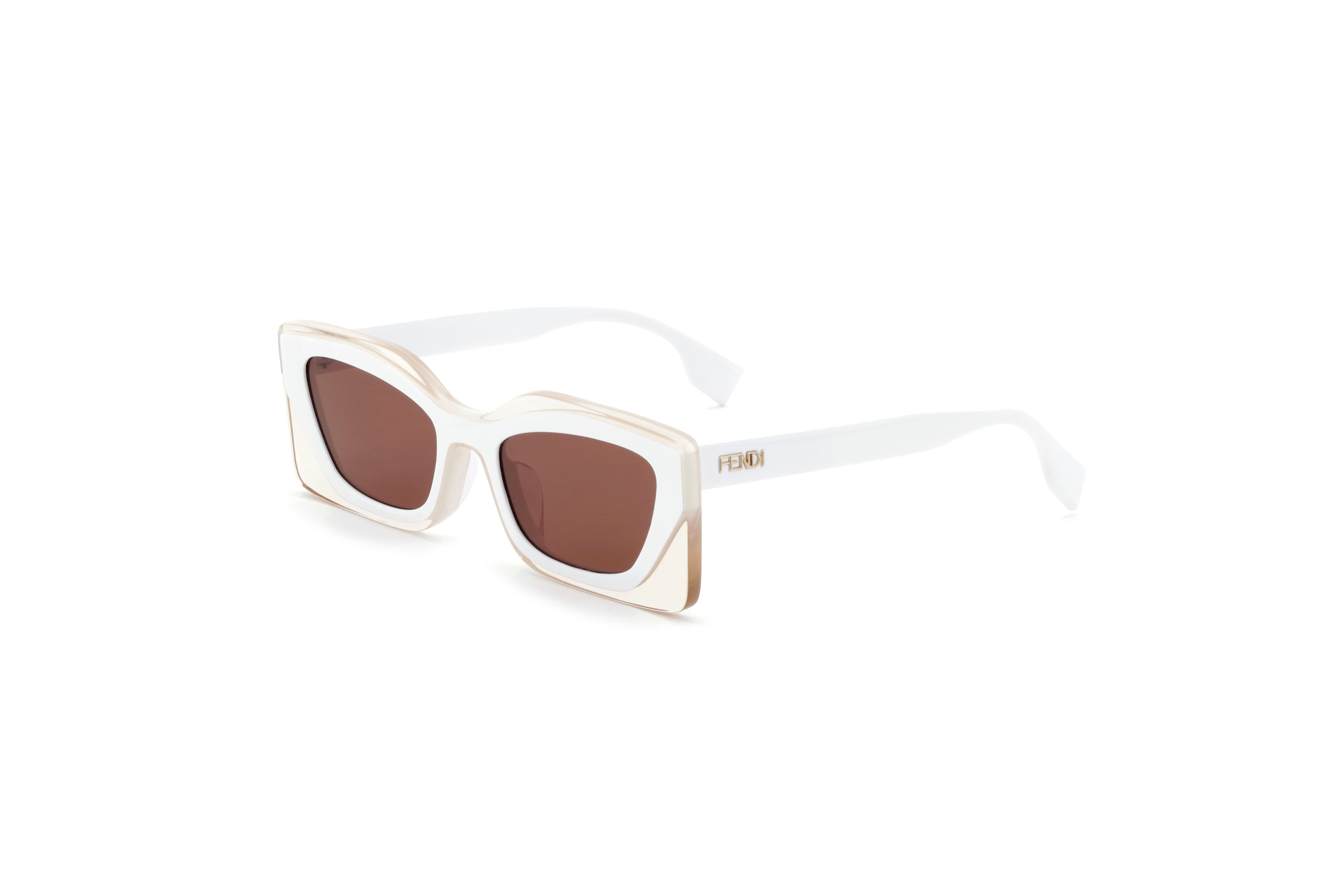 FENDI Feel系列米色太陽眼鏡。NT$12,250(FENDI提供)