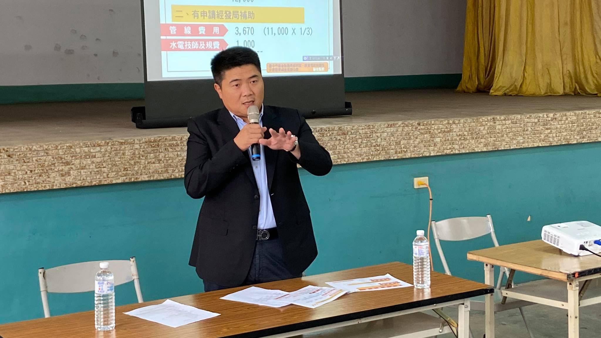 台中第二選區立委補選戰火激烈,近日屢屢爆出顏寬恆的爭議事件。(翻攝顏寬恒臉書)
