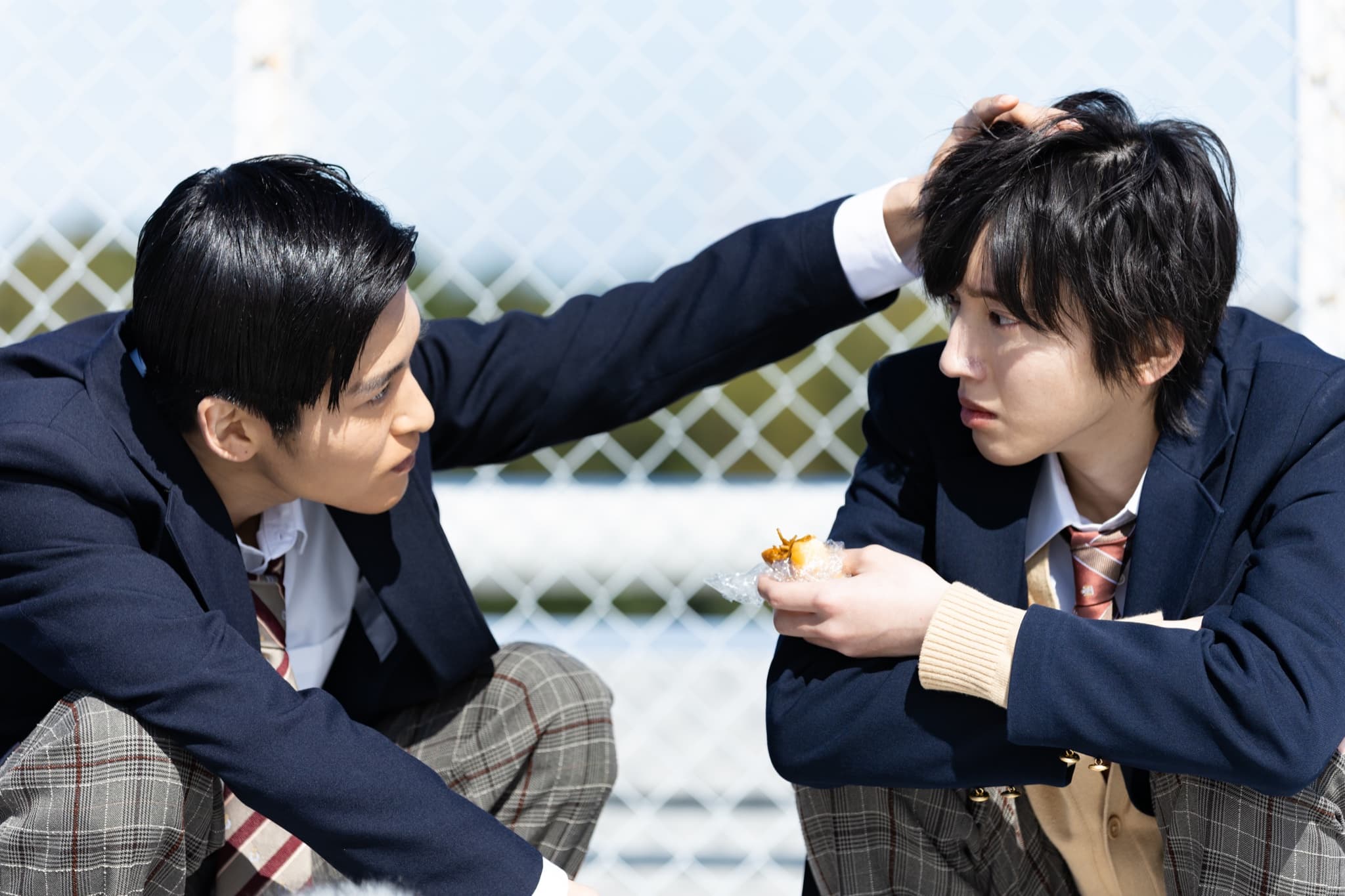 道枝駿佑(右)與目黑蓮主演的《被擦掉的初戀》改編自同名漫畫,播出後大獲好評。(翻攝自《被擦掉的初戀》Twitter)