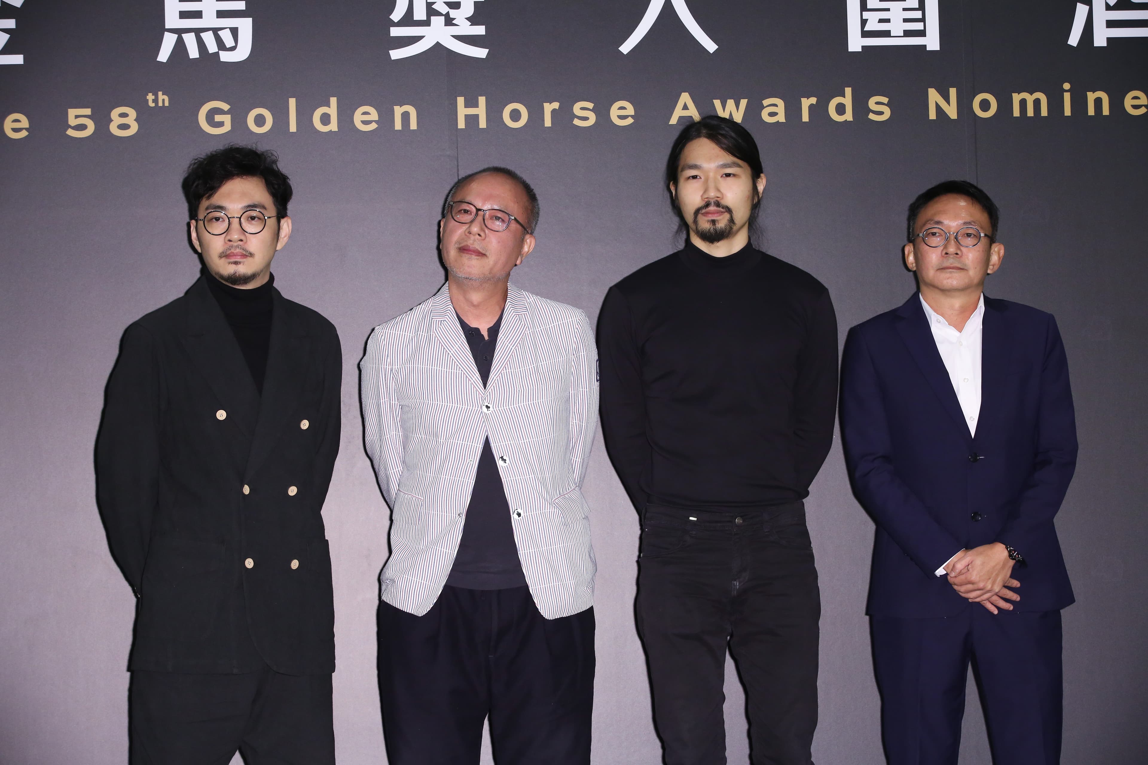 入圍最佳導演的程偉豪（左起）、鍾孟宏、李駿碩、何蔚庭，不知道為何有一種嚴肅感覺，好像要去參加政論節目錄影。