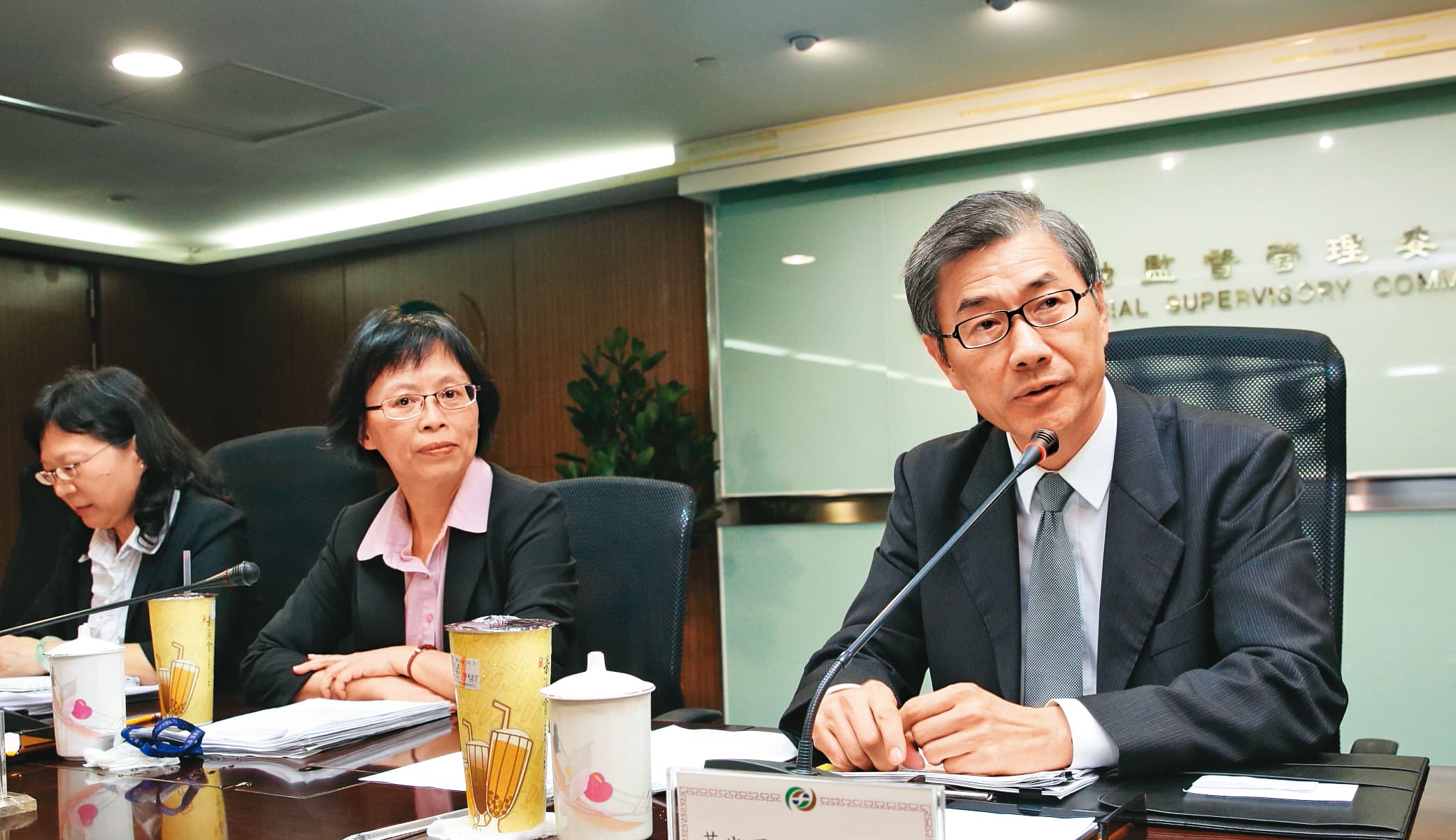 金管會緊盯金融業公司治理問題,新壽2年被罰超過4,100萬元。圖為金管會主委黃天牧。