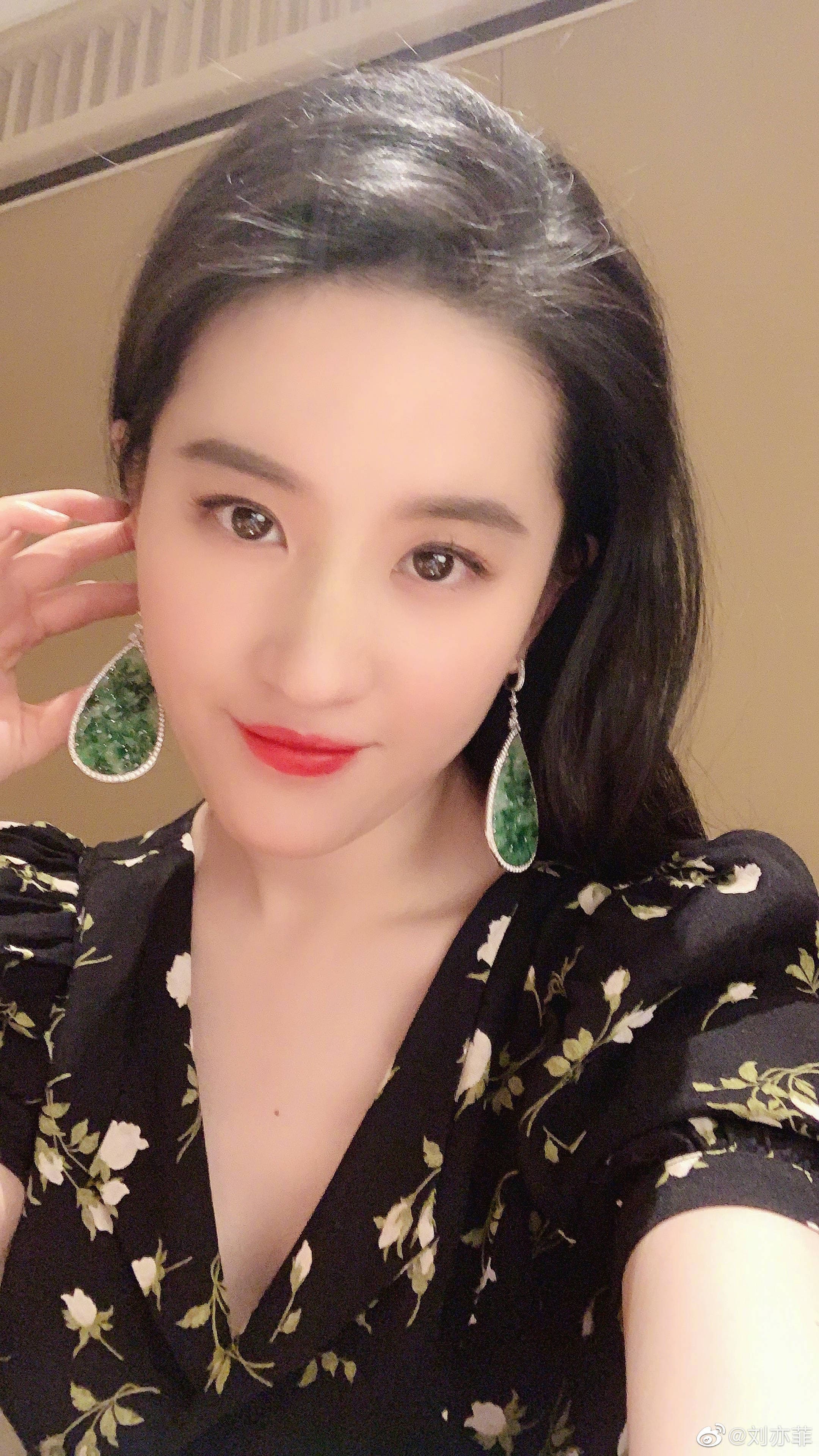 劉亦菲從出道以來,身材常被網友批評。(翻攝劉亦菲微博)