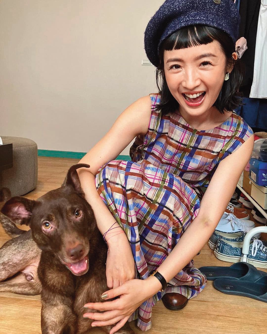 林依晨在事業如日中天、2奪金鐘獎女主角後，暫緩幕前演出，到英國倫敦進修螢幕表演。（翻攝自林依晨IG）