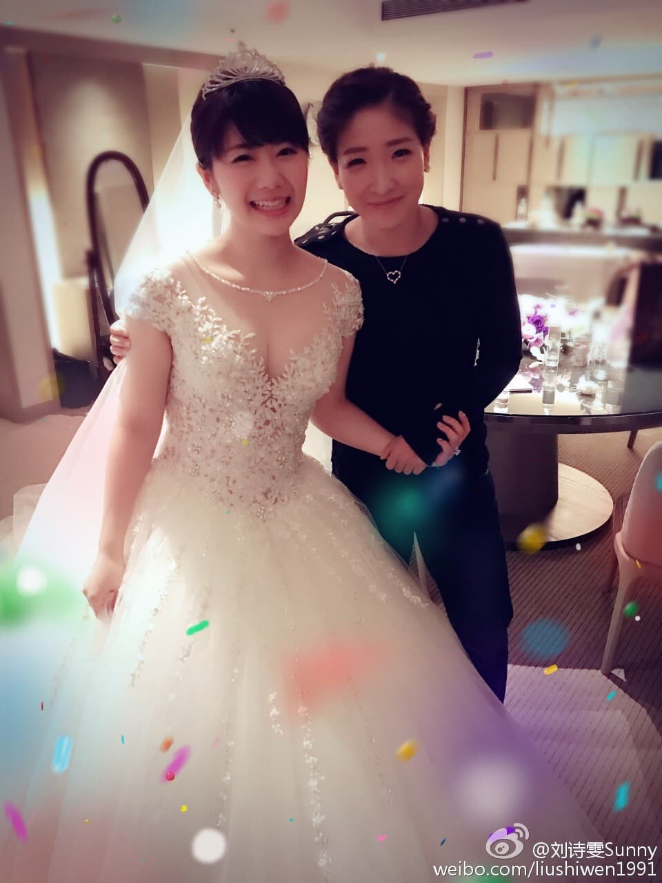 福原愛(左)跟劉詩雯是好閨密,結婚時劉還特地飛來台灣喝喜酒。(翻攝劉詩雯微博)