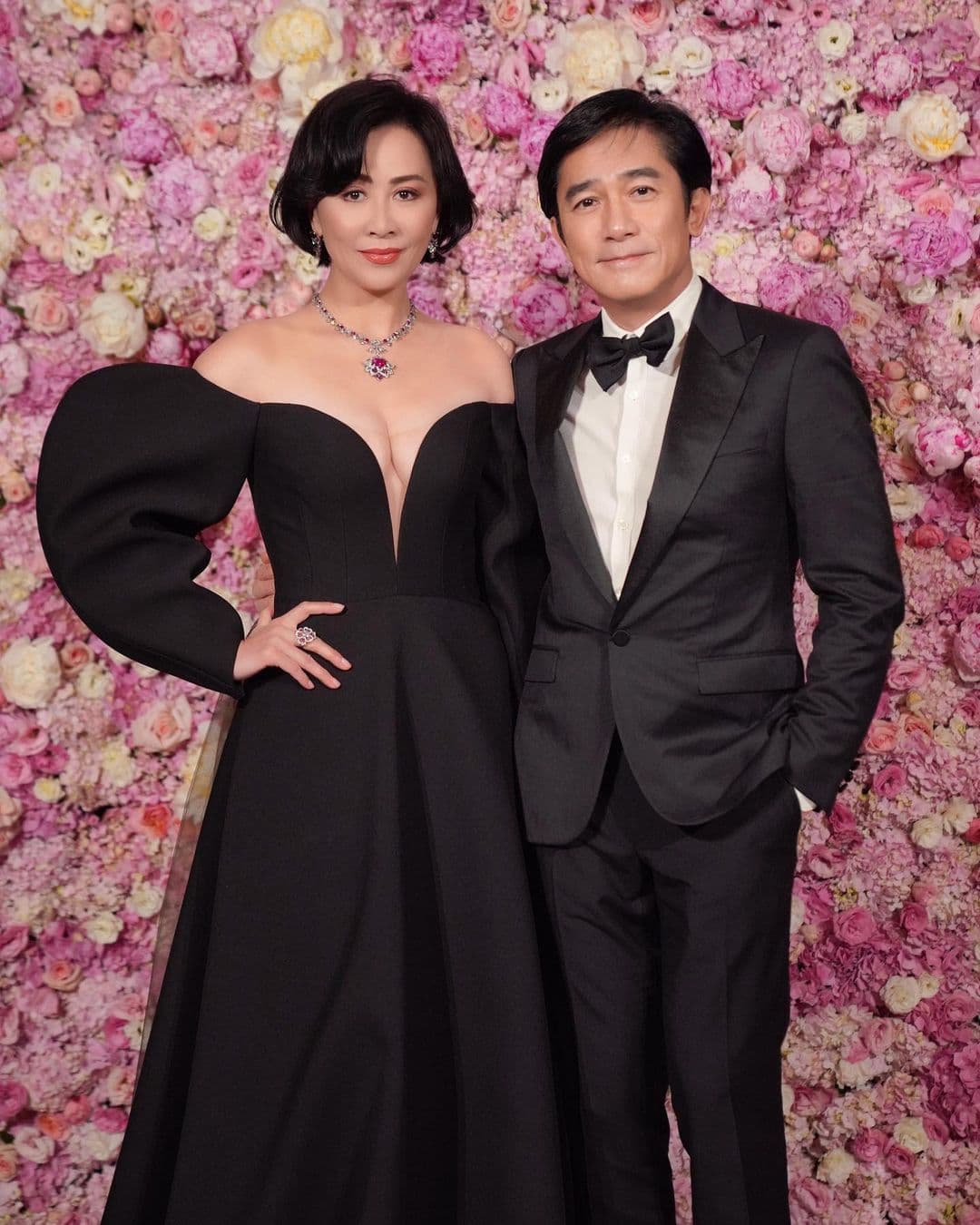 劉嘉玲(左)過56歲生日,梁朝偉(右)出席生日趴慶生。(翻攝tonyleung_official IG)