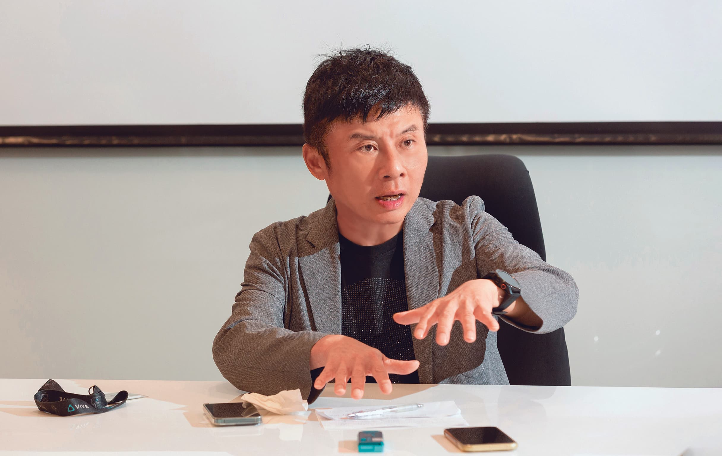 劉思銘表示,藝人要求高規格的美術製作,因此需要更高的技術等級,預估未來辦一場全息演唱會的成本達2、3千萬元。