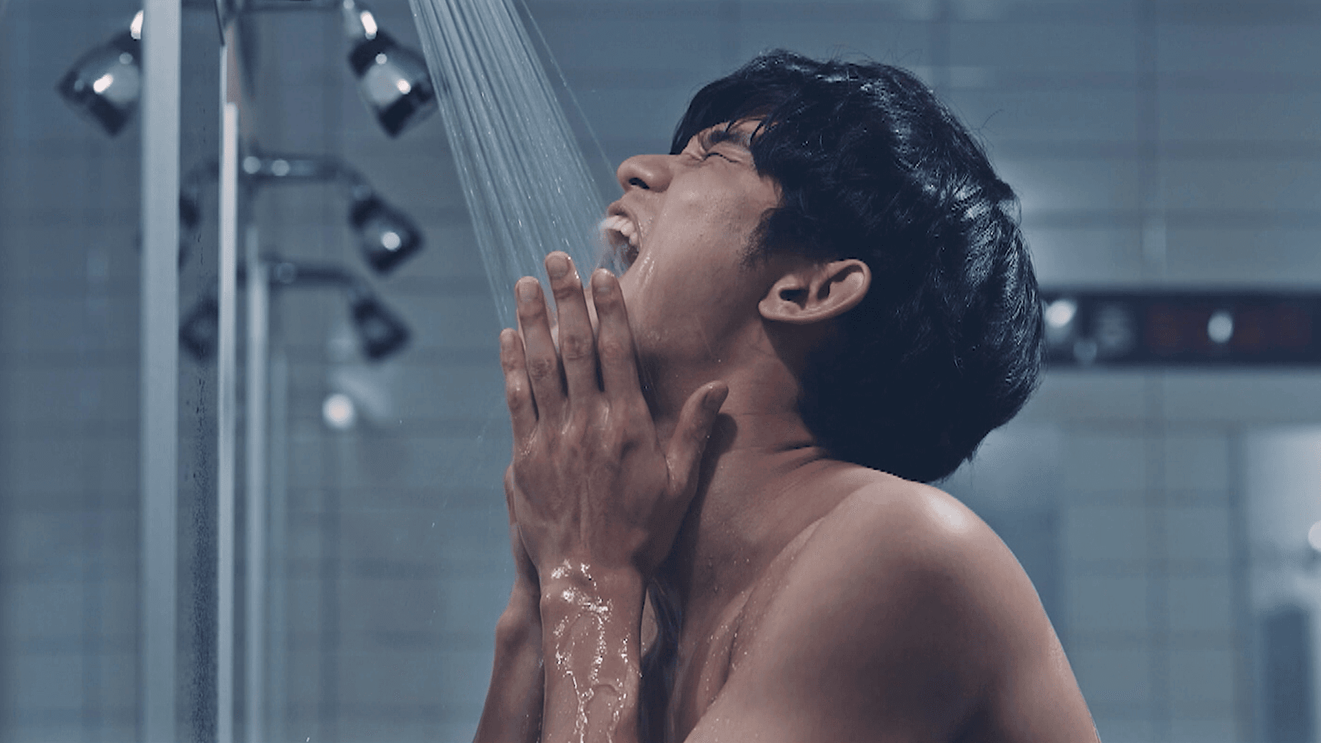 金秀賢在《某一天》吃盡苦頭,許願下一部作品能演輕鬆的角色。(friDay影音提供)