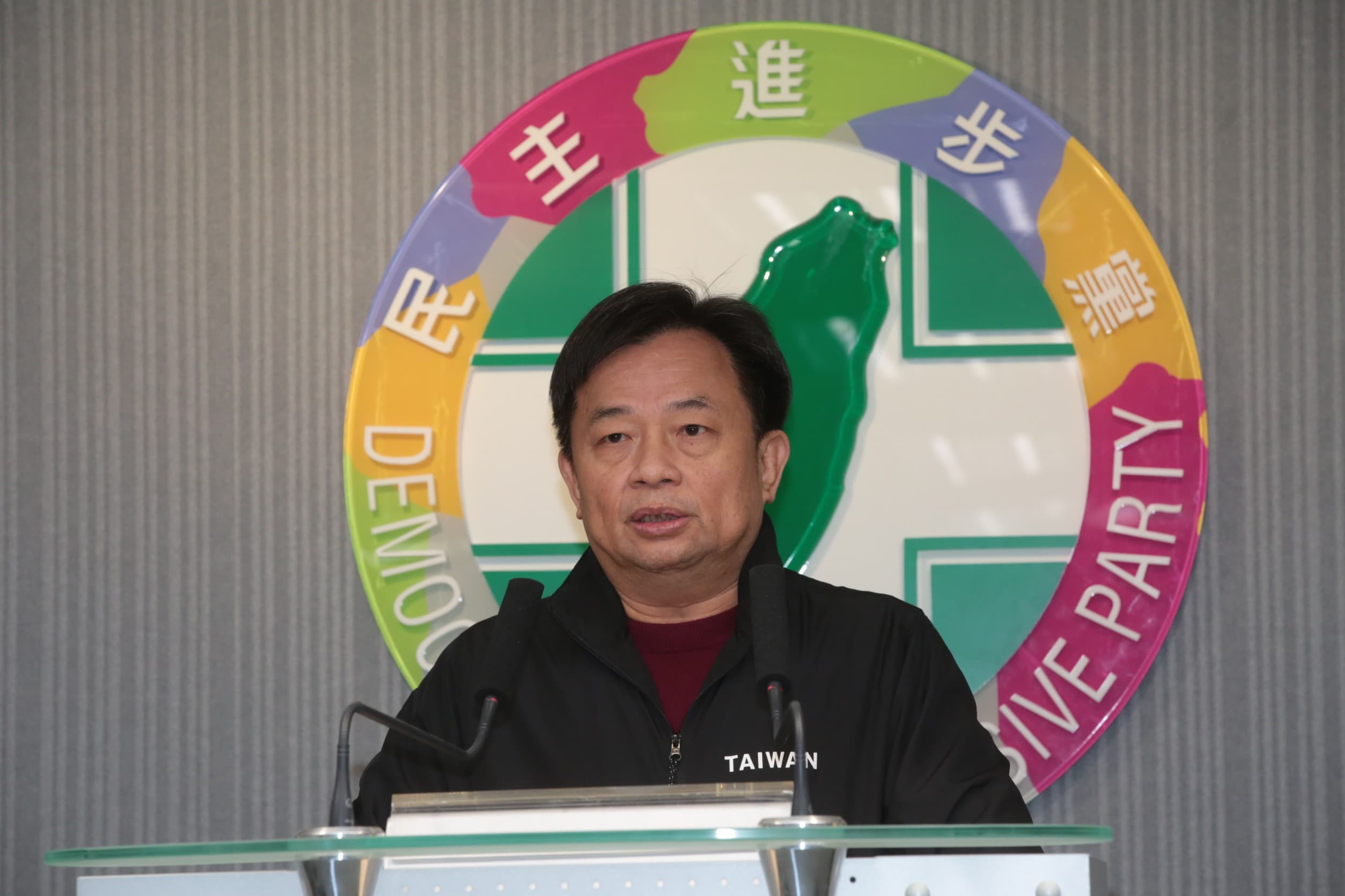 民進黨祕書長林錫耀在黨中央說明投票結果,並稱不能接受「公投已死」的說法。