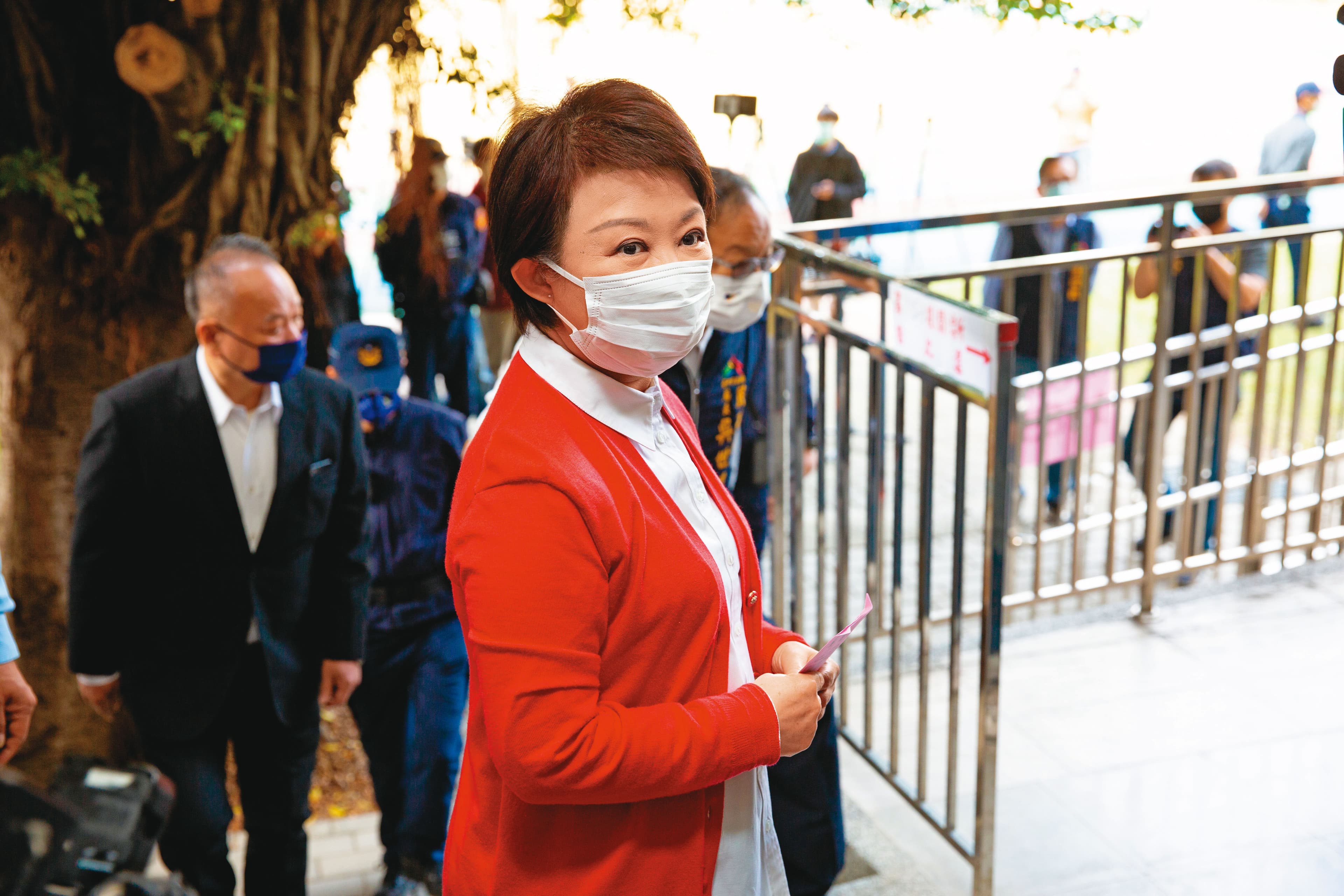 台中開出「1好3壞」的公投結果，市長盧秀燕雖未捲入戰犯砲火，但接下來中二補選勢必成為她連任的前哨戰。