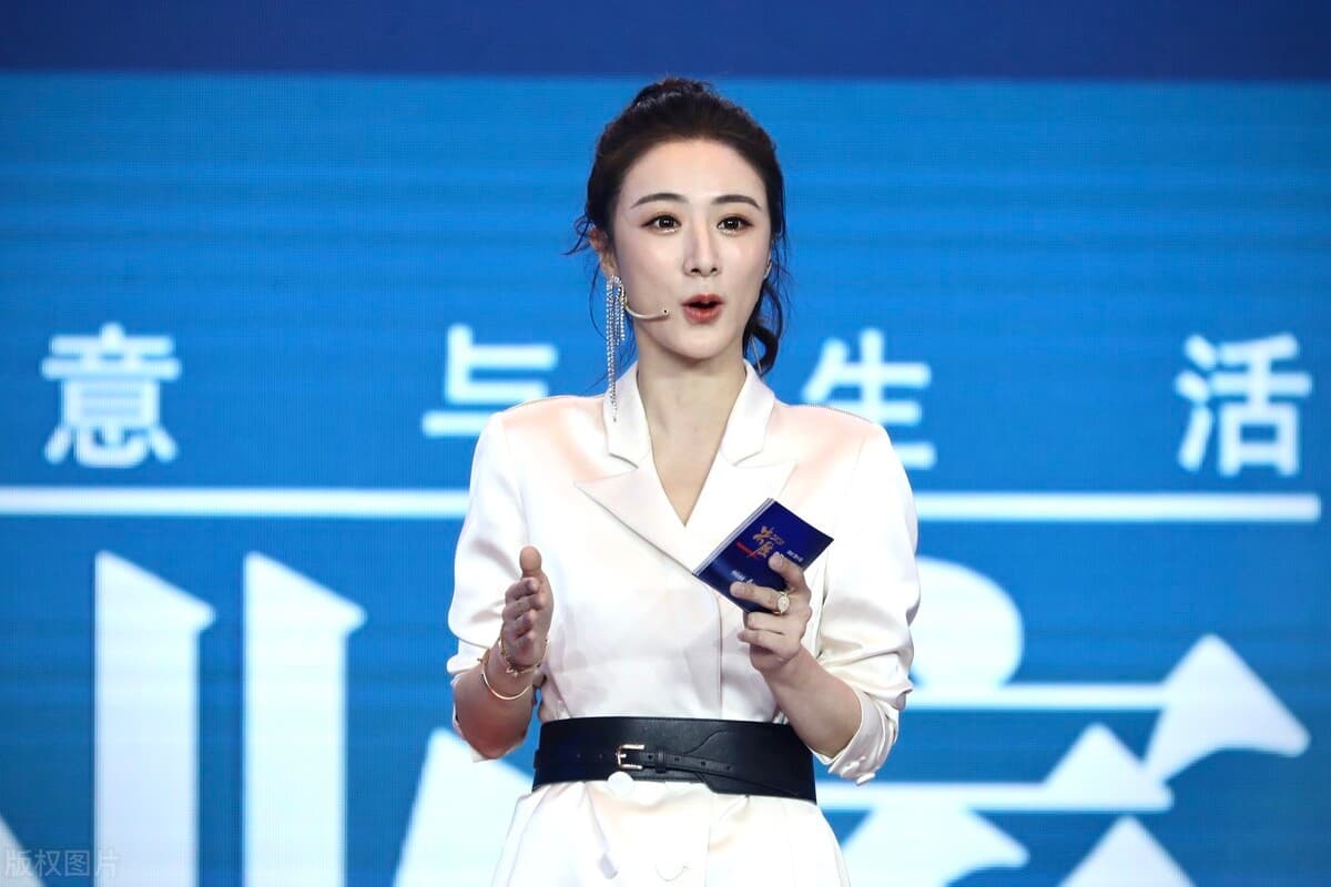 號稱「淘寶一姐」的直播帶貨天后薇婭涉嫌逃稅,被要求補稅60億台幣。(薇婭微博)