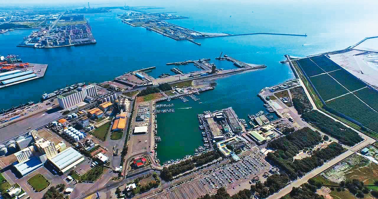 王應傑攜一班建設業老友投資的中佳電力,發電廠預定地位於台中港。(翻攝台中市政府官網)
