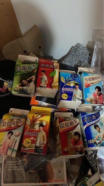 原PO曬出一組飲料,笑稱「就算人不是垃圾這些也是垃圾」。(翻攝自PTT Tainan板)