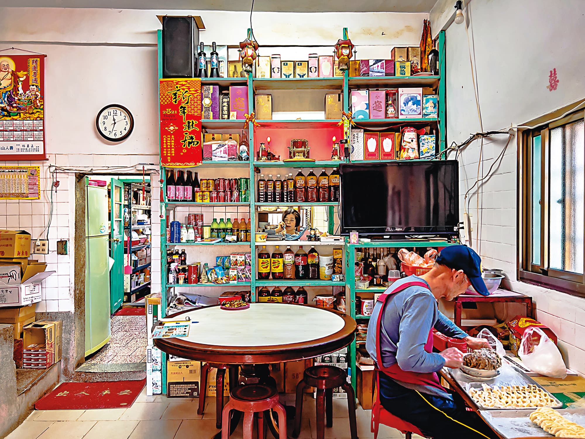 原先有開放內用的妙香小吃店,因為疫情僅提供外帶服務。(彭仁義攝)