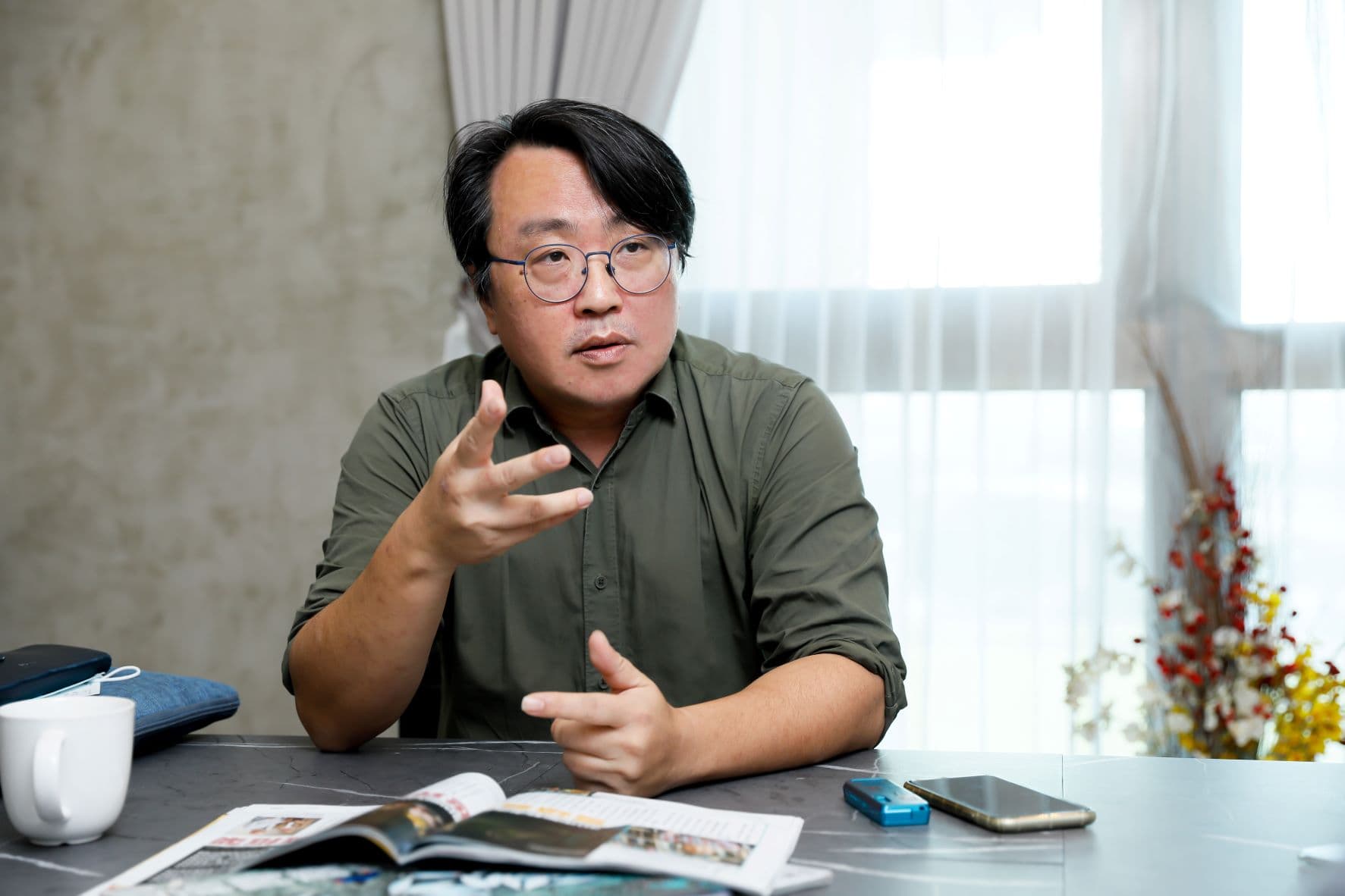 王琮除了製片工作,還在巴黎經營藝術電影院,除了熱情,對事業也有加持效果。(王琮提供)