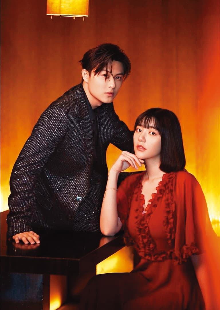 雖在《山中森林》中才湊對演出,不過郭雪芙(右)與王子很久以前就認識了。(翻攝自王子IG)
