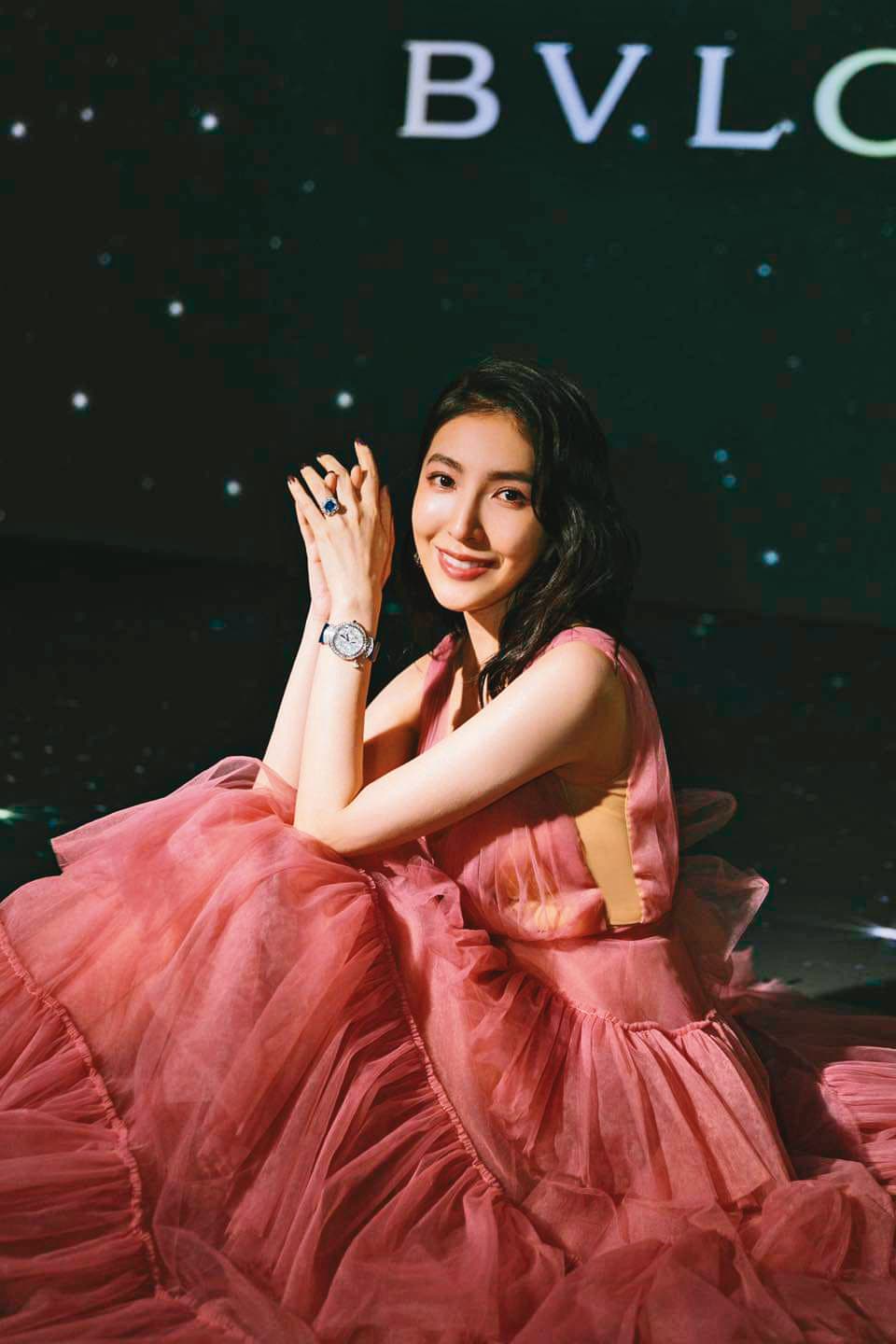 楊謹華結婚前,2016年被拍到老公開百萬名車接送。(翻攝自楊謹華臉書)