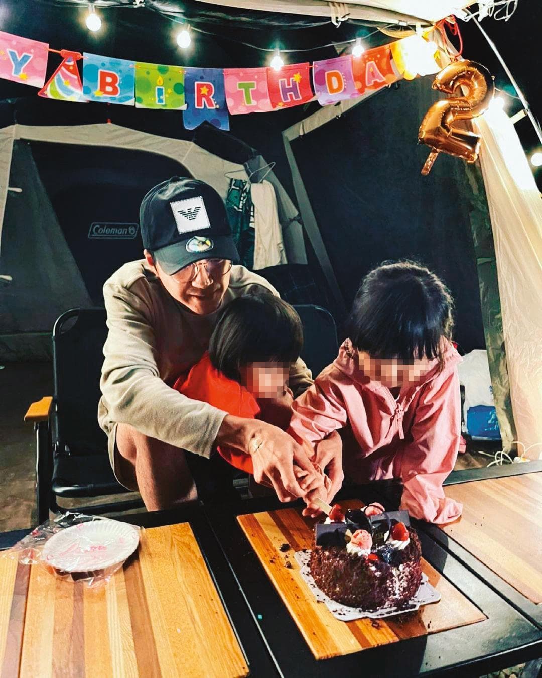 江宏傑帶孩子露營並幫兒子過生日,單親爸爸十分盡責。(翻攝自江宏傑IG)