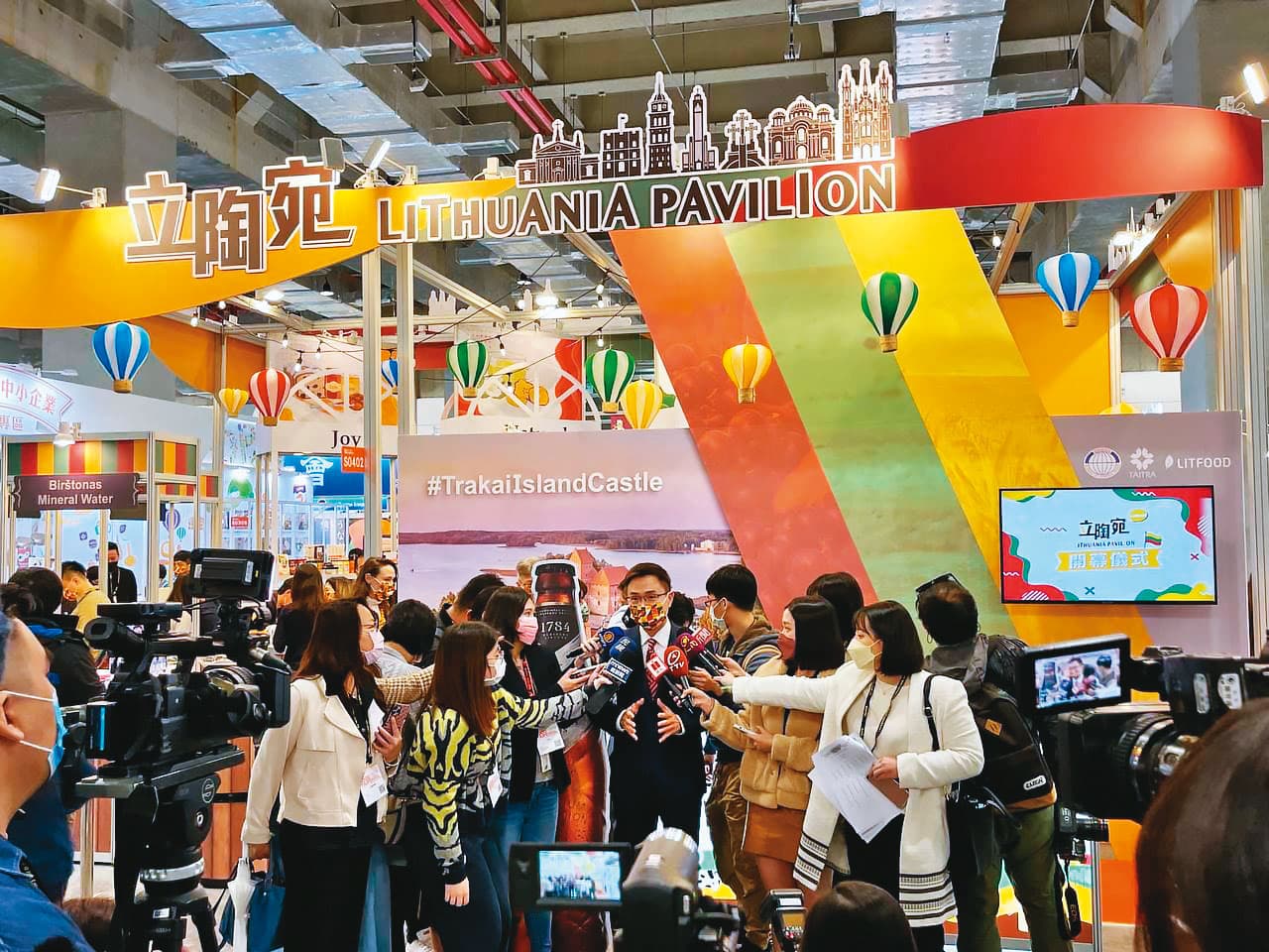 上月舉辦的「台北國際食品展」,「立陶宛館」首次參展,即成為展內一大亮點。(翻攝外交部臉書)