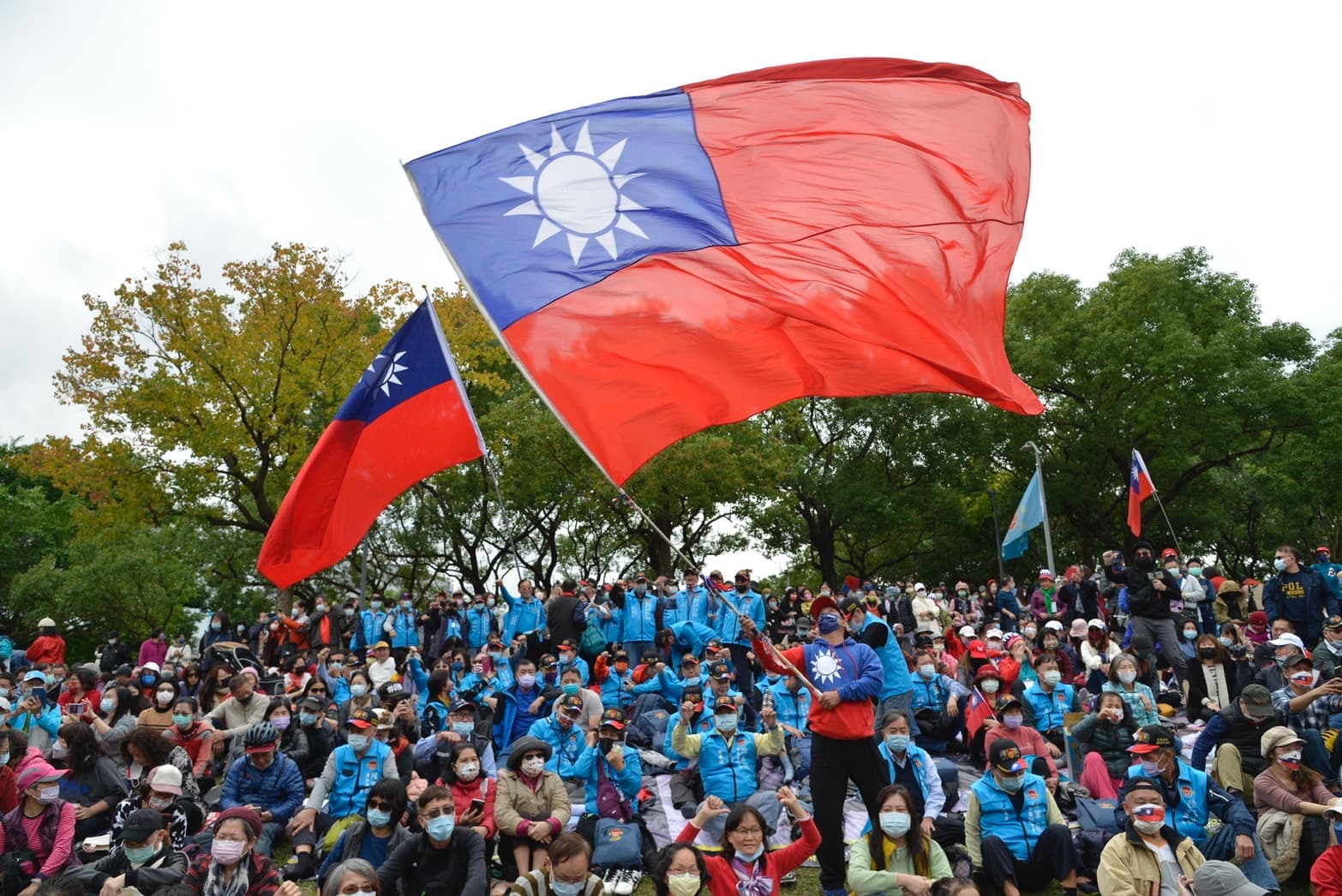 前高雄市長韓國瑜2日在台北市大安森林公園舉辦新書見面會,千上萬名韓粉重現韓流盛況。