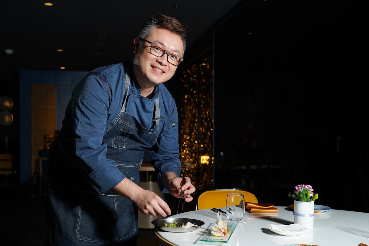餐飲顧問張虔茂（Jimmy）曾在美國米其林餐廳工作，他以法式料理為底，為PAVO打造輕鬆快意的下酒菜。