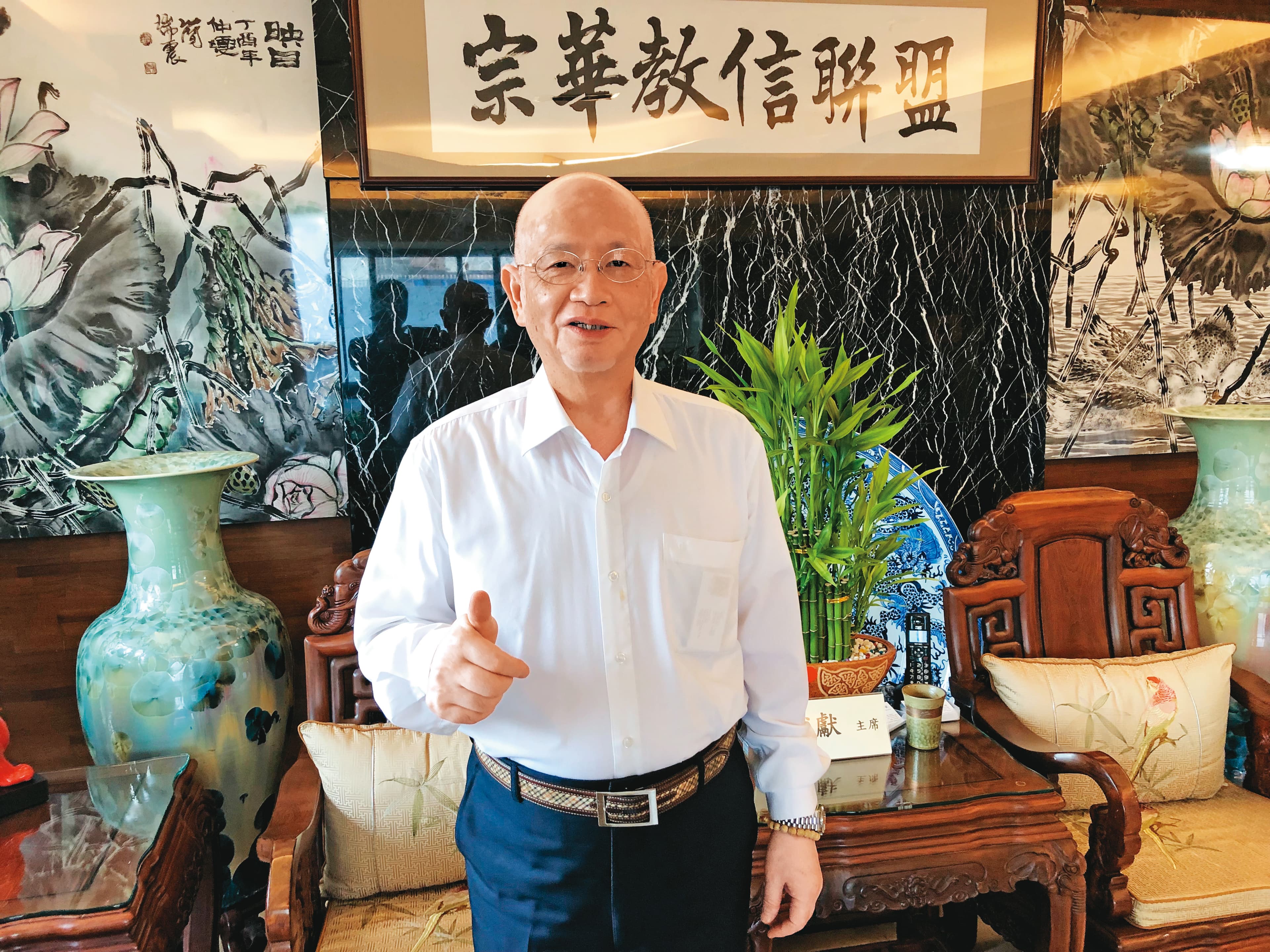 朱武獻(圖)痛批嚴雋泰夫婦利用土地交易案詐財,他聲請法院強制執行扣產,嚴家卻鎖門關燈,有隱匿財產之嫌。