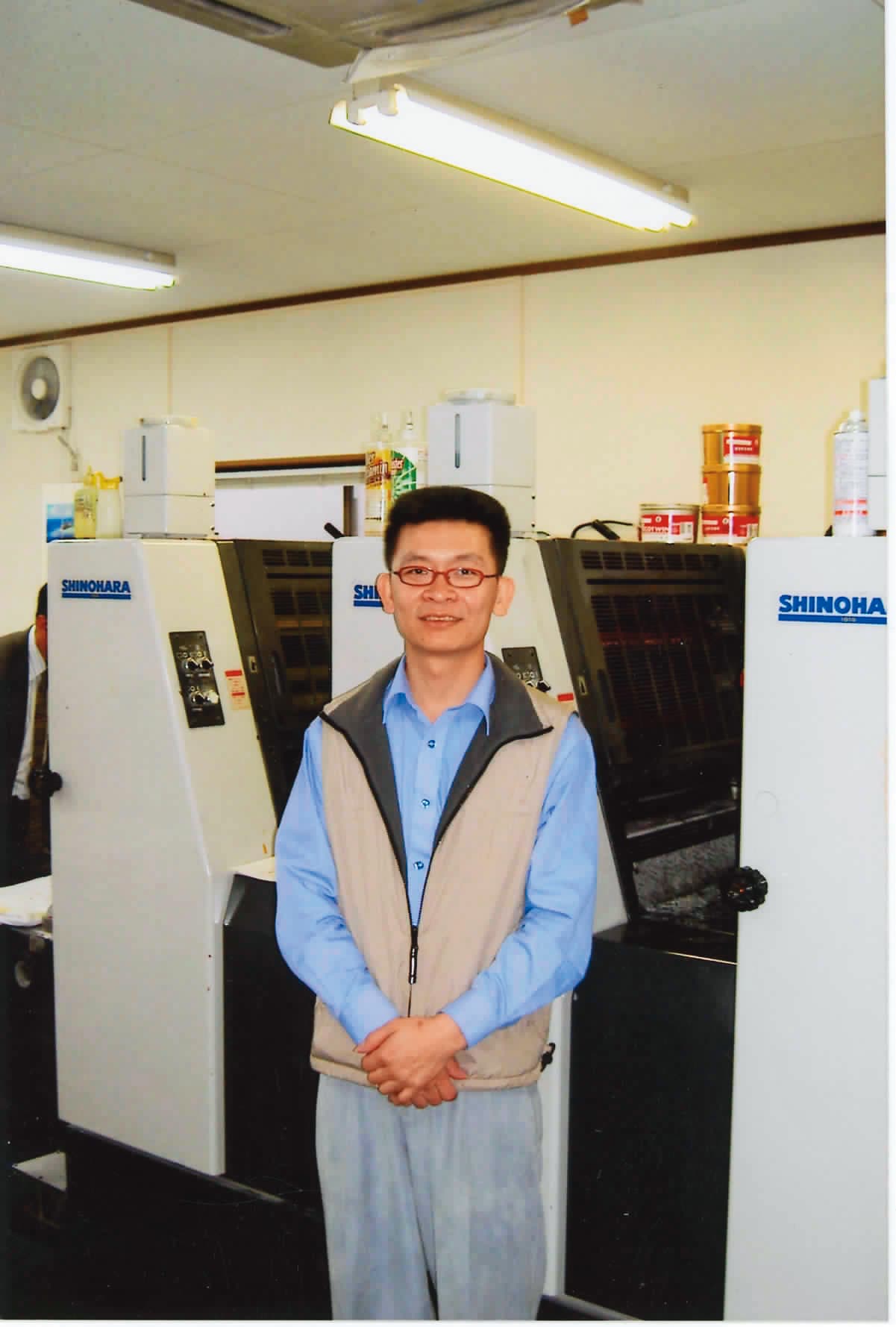 楊勝得到製版廠當學徒，18歲時創業開印刷廠。（楊勝得提供）