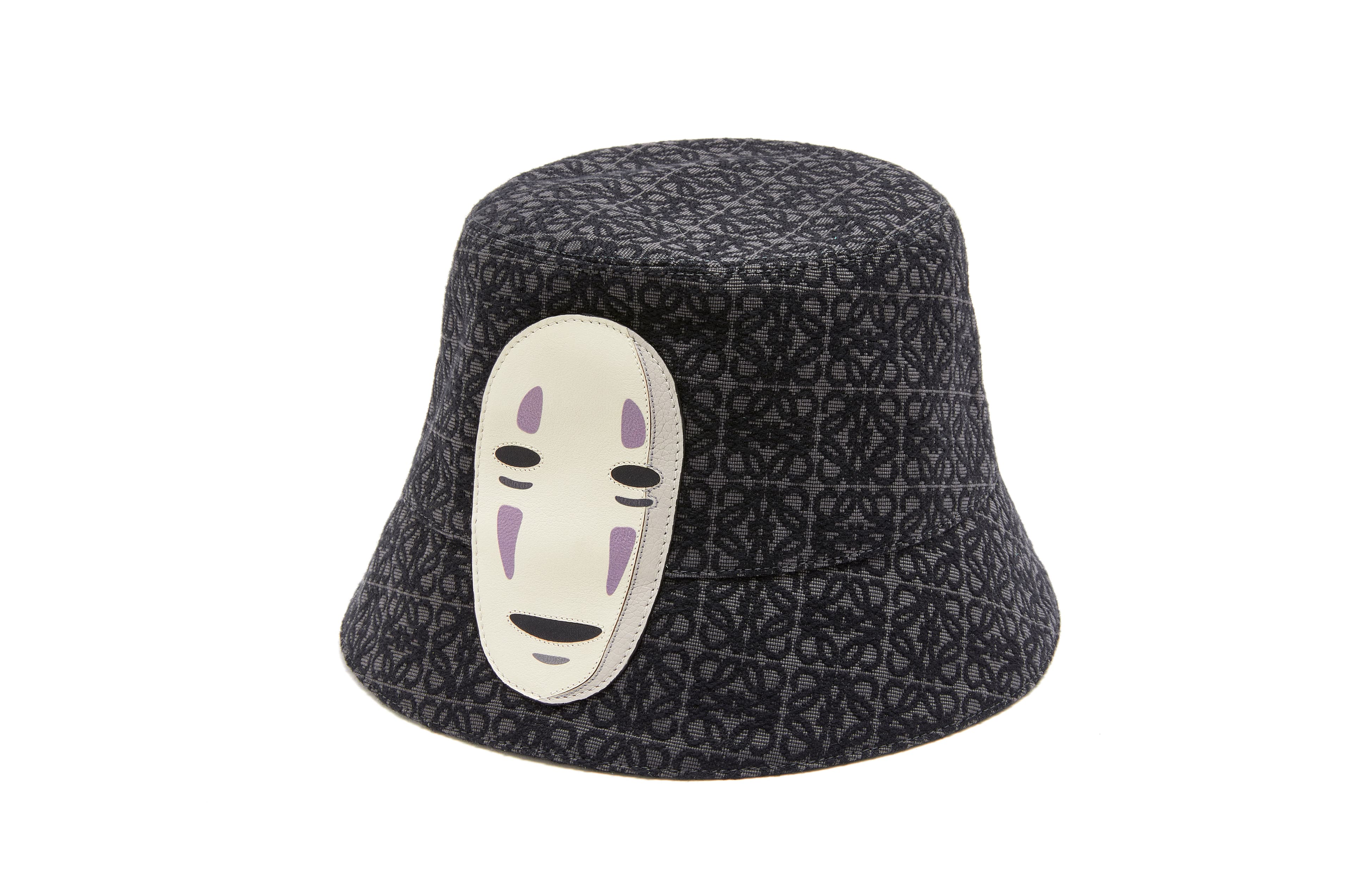 無臉男黑色緹花小牛皮漁夫帽,NT$21,000。(LOEWE提供)