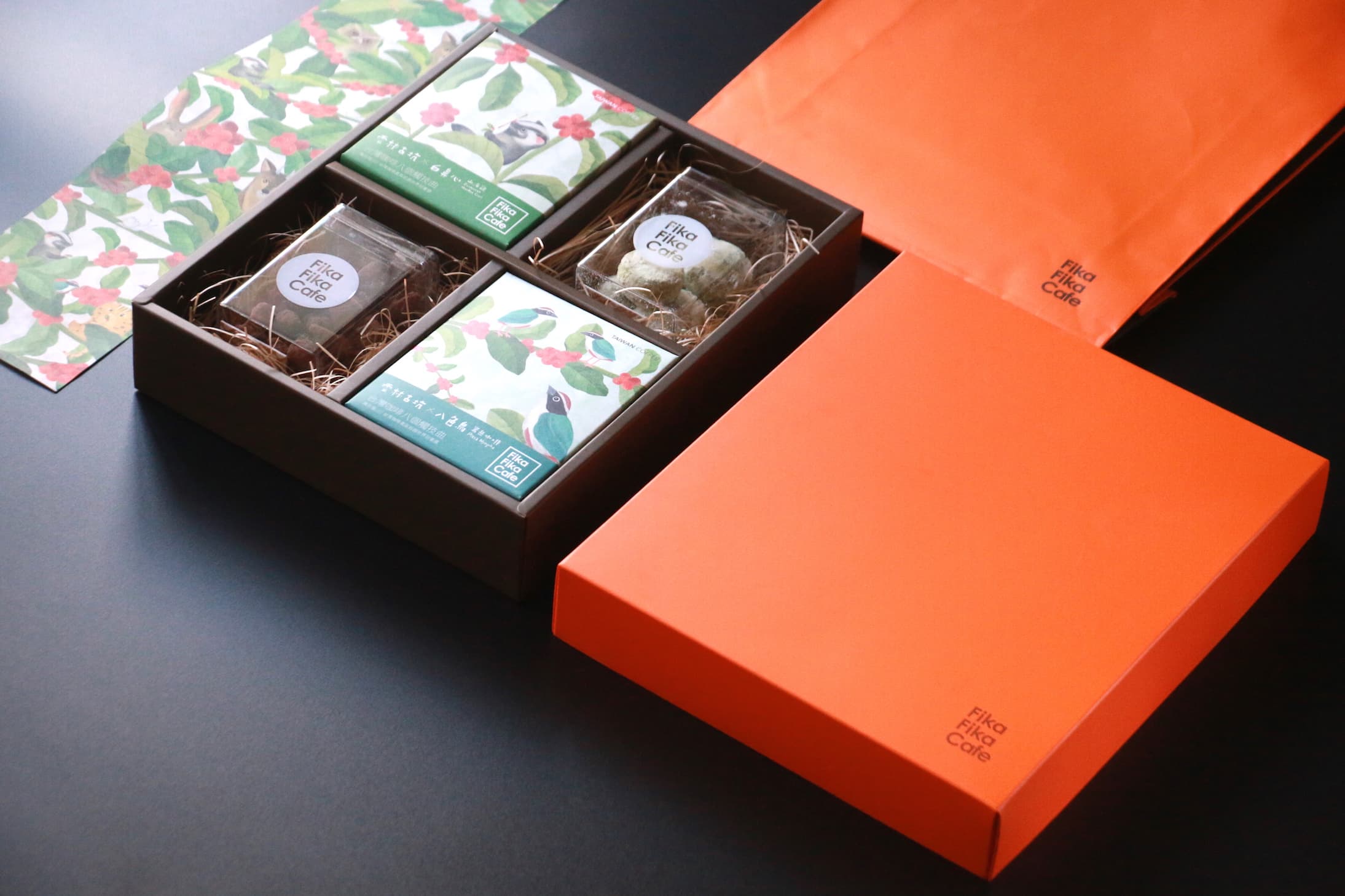 Fika Fika Cafe台灣精品咖啡午茶禮盒，內含台灣精品咖啡與自製甜點。（Fika Fika Cafe提供）