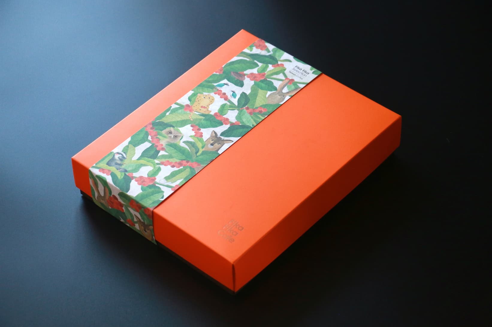 Fika Fika Cafe台灣精品咖啡午茶禮盒，搭配超萌的台灣原生種插畫。（Fika Fika Cafe提供）
