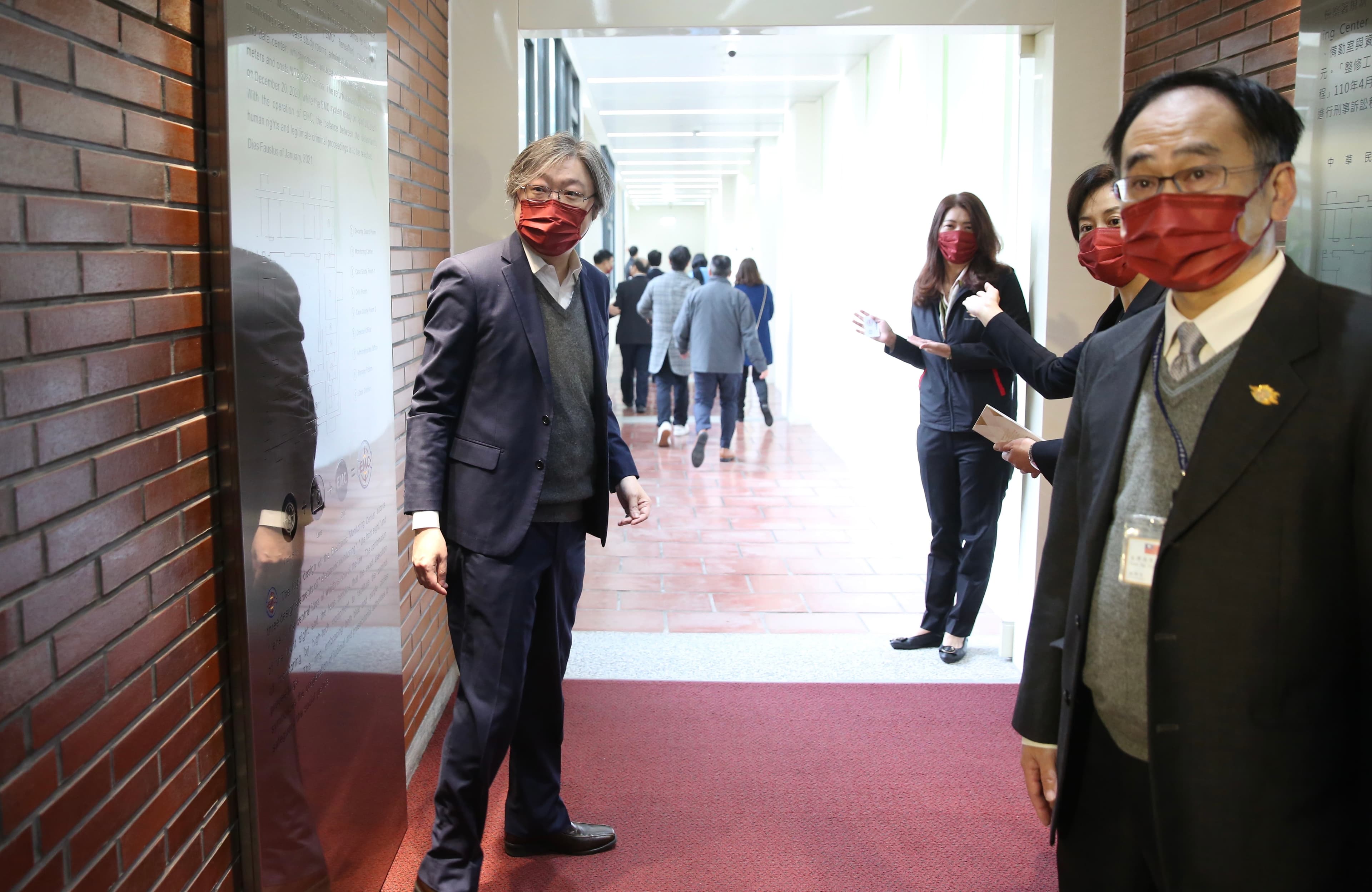 法務部和司法院攜手設置科技監控中心,今舉行揭牌典禮。