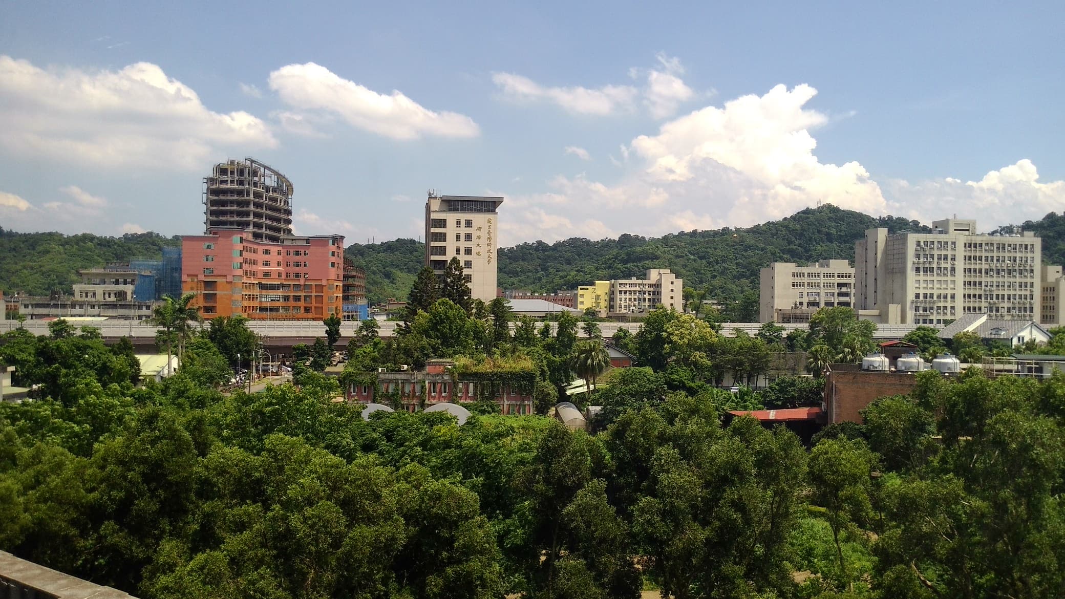 國立台科大稍早發表聲明,強調校園宿舍並不適用於挖礦和營利事業。(示意圖,翻攝維基百科)
