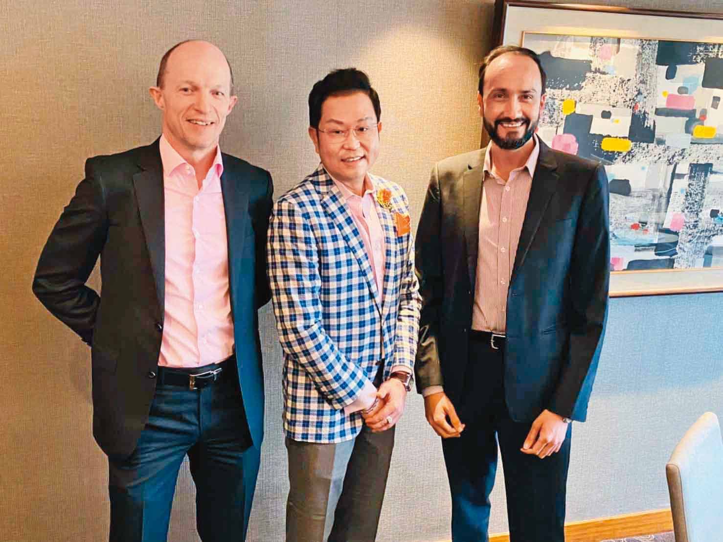 The Keepers of The Quaich台灣分會3位Co-Founder成員齊聚,(左起)愛丁頓北亞區董事總經理白德巍(David Pattison)、台灣保樂力加董事總經理王德勤(Terence Ong)、台灣帝亞吉歐總經理程展鵬(Atul Chhaparwal)。