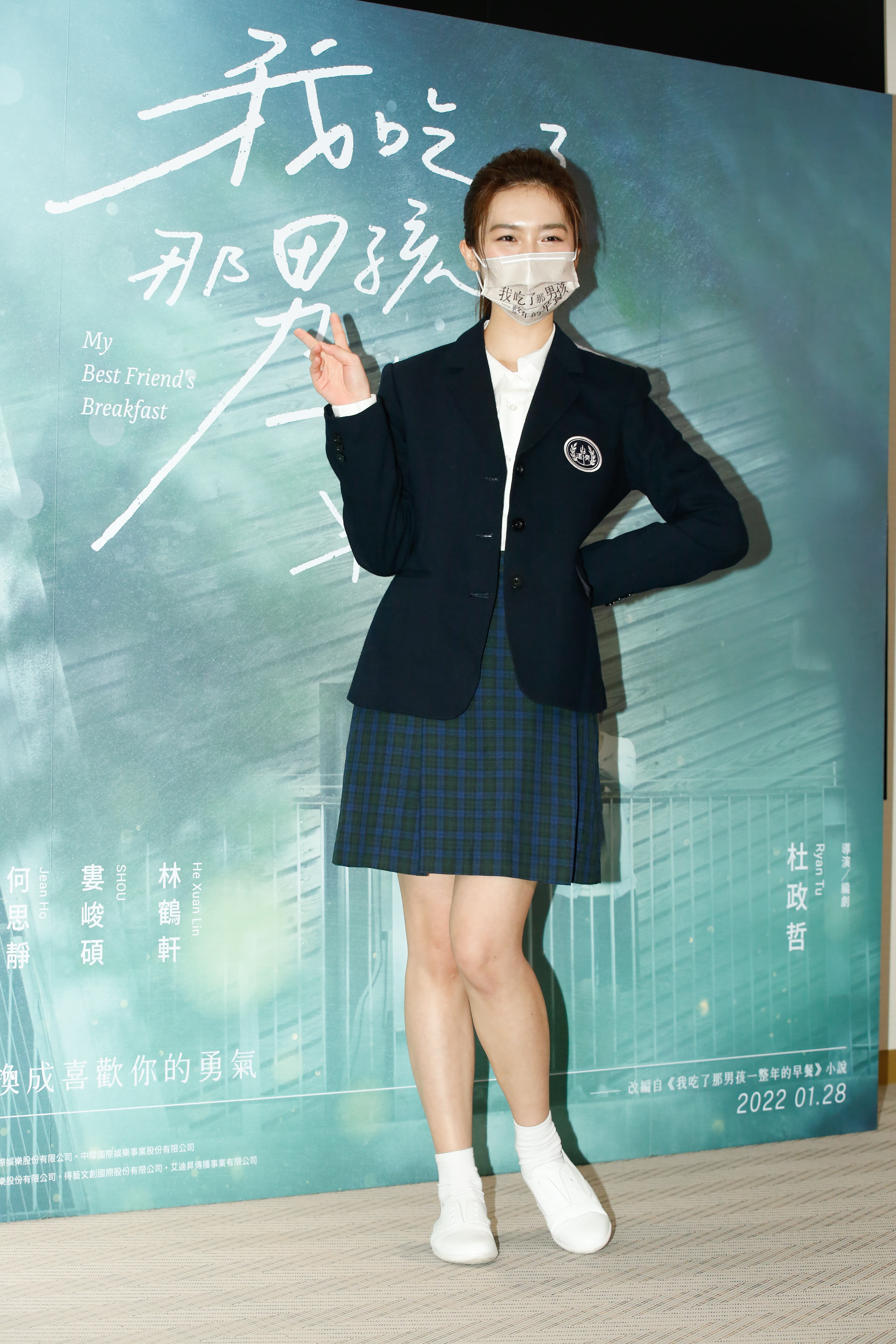 在《華燈初上》扮演少女蘇慶儀的何思靜連續兩部作品都演高中生,不少男觀眾被她圈粉。