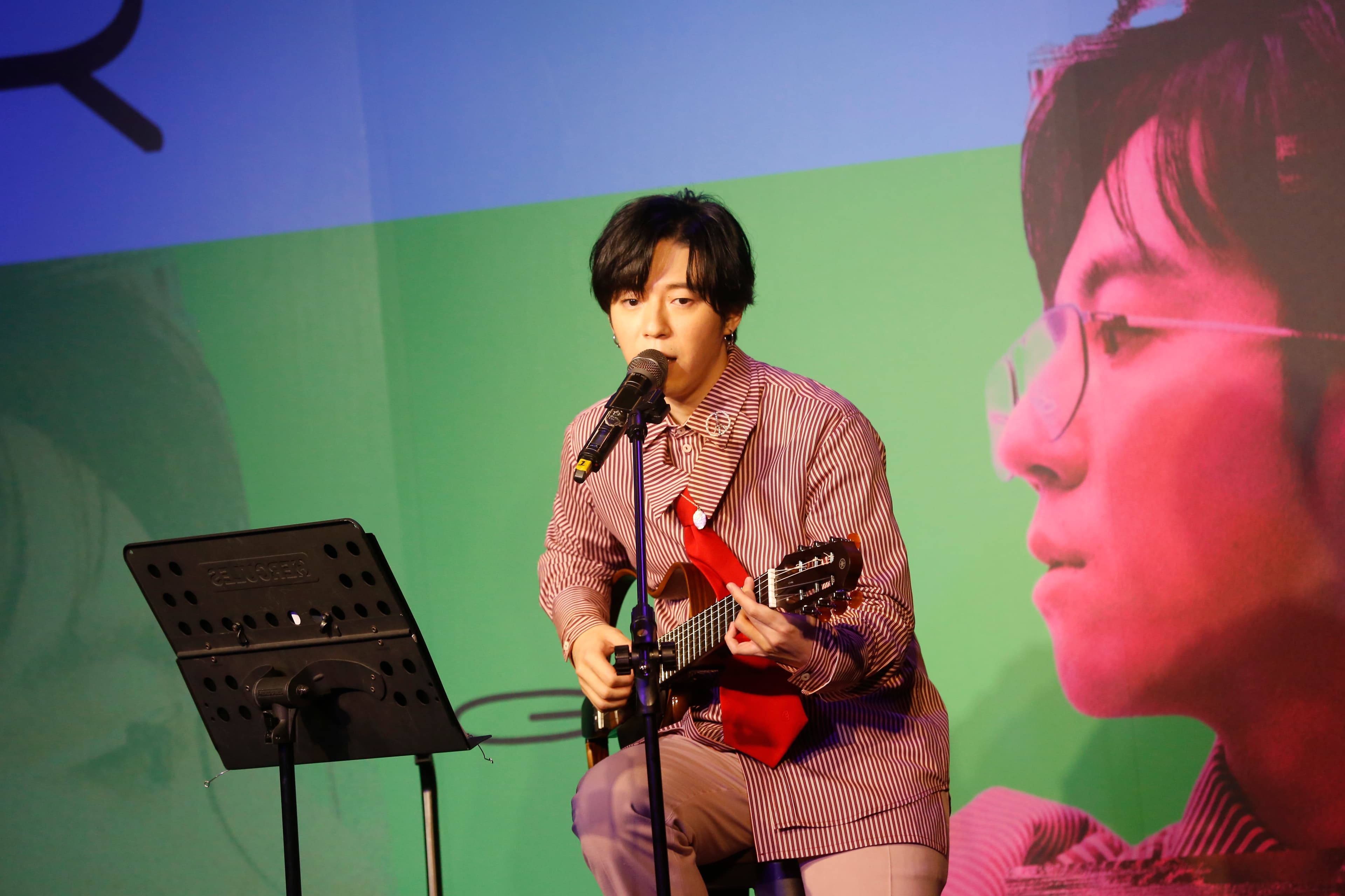以最擅長的吉他 為歌迷近距離深情獻唱 特調天后組曲COCO李玟瞞著GJ驚喜獻「聲」。