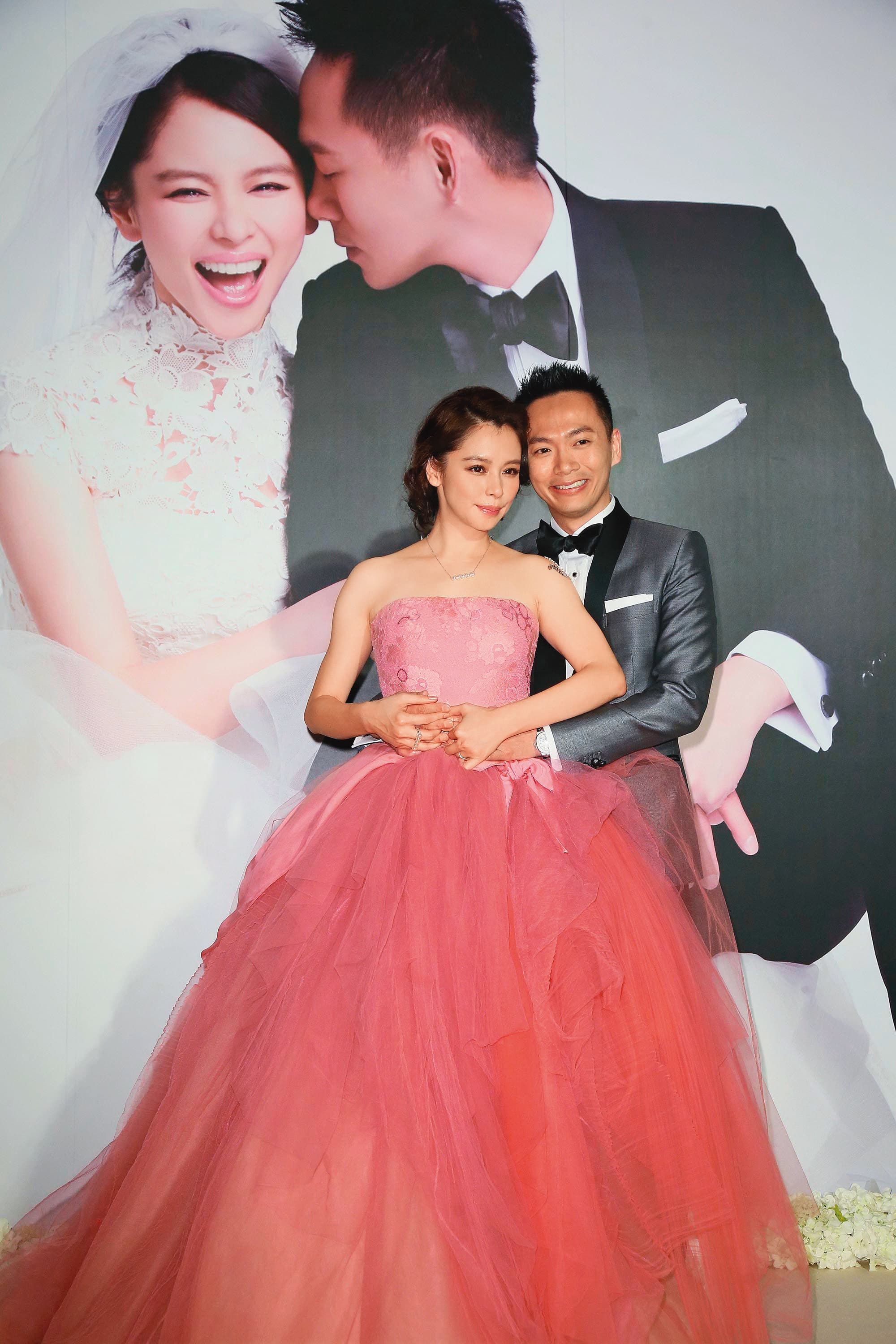 徐若瑄(左)日前捲入王力宏、李靚蕾的離婚事件,讓她與老公李雲峰(右)都發聲明解釋與澄清。由李靚蕾的文字看來,很會吃徐若瑄的醋。(東方IC)