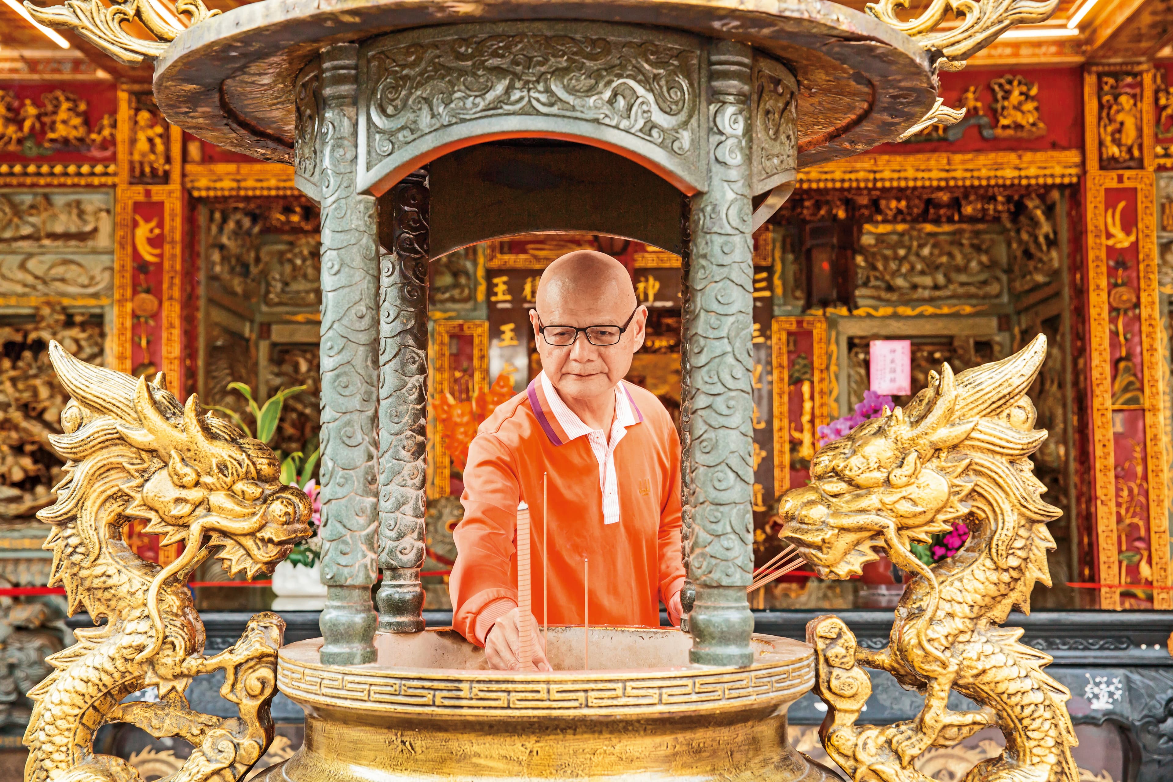 李同榮在天母發跡,常就近到三玉宮祈求順利成交,他相信淨口靜心,神明就會庇佑。