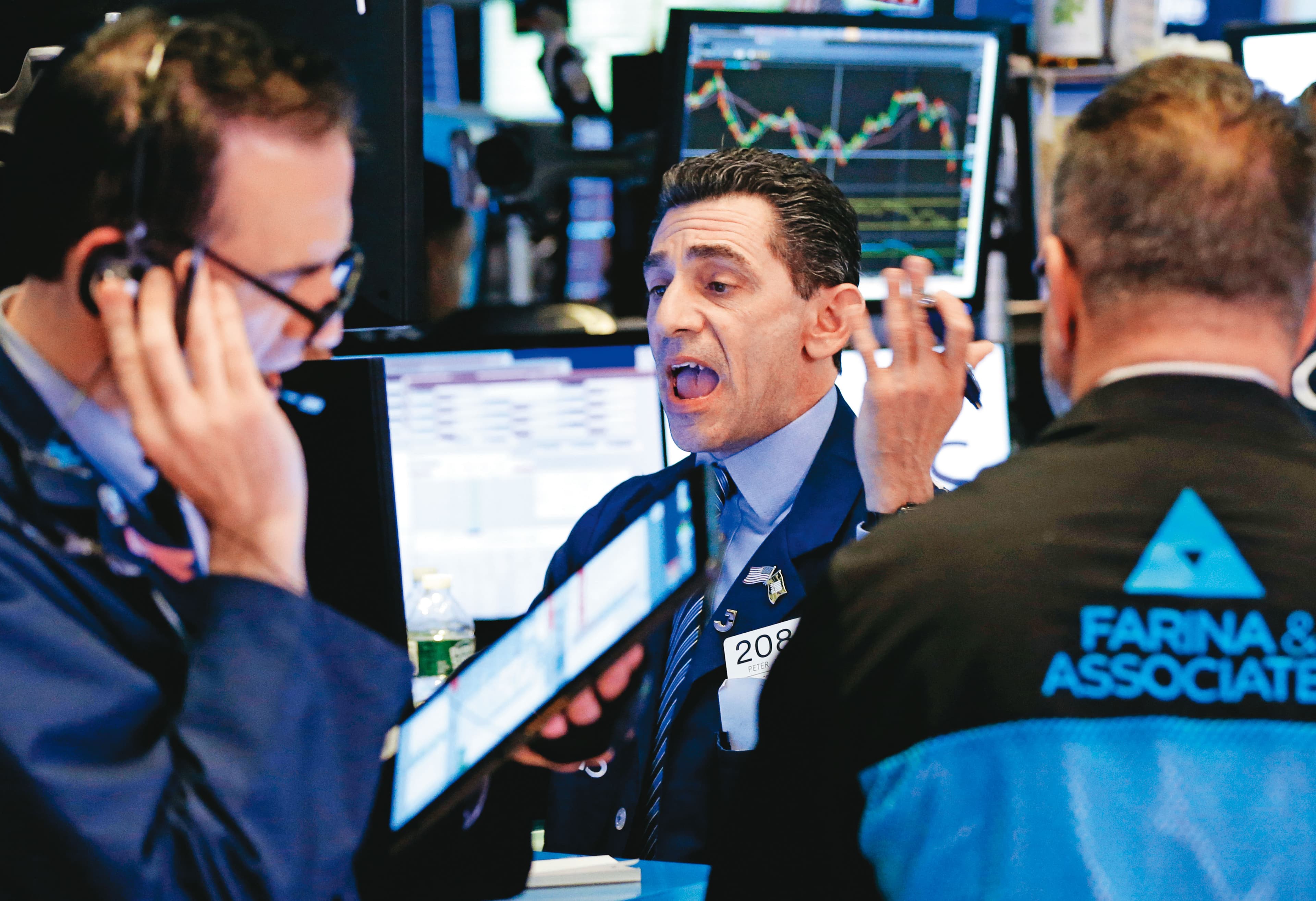 根據統計,美國高收債的波動率並不比美股S&P 500指數低。(東方IC)