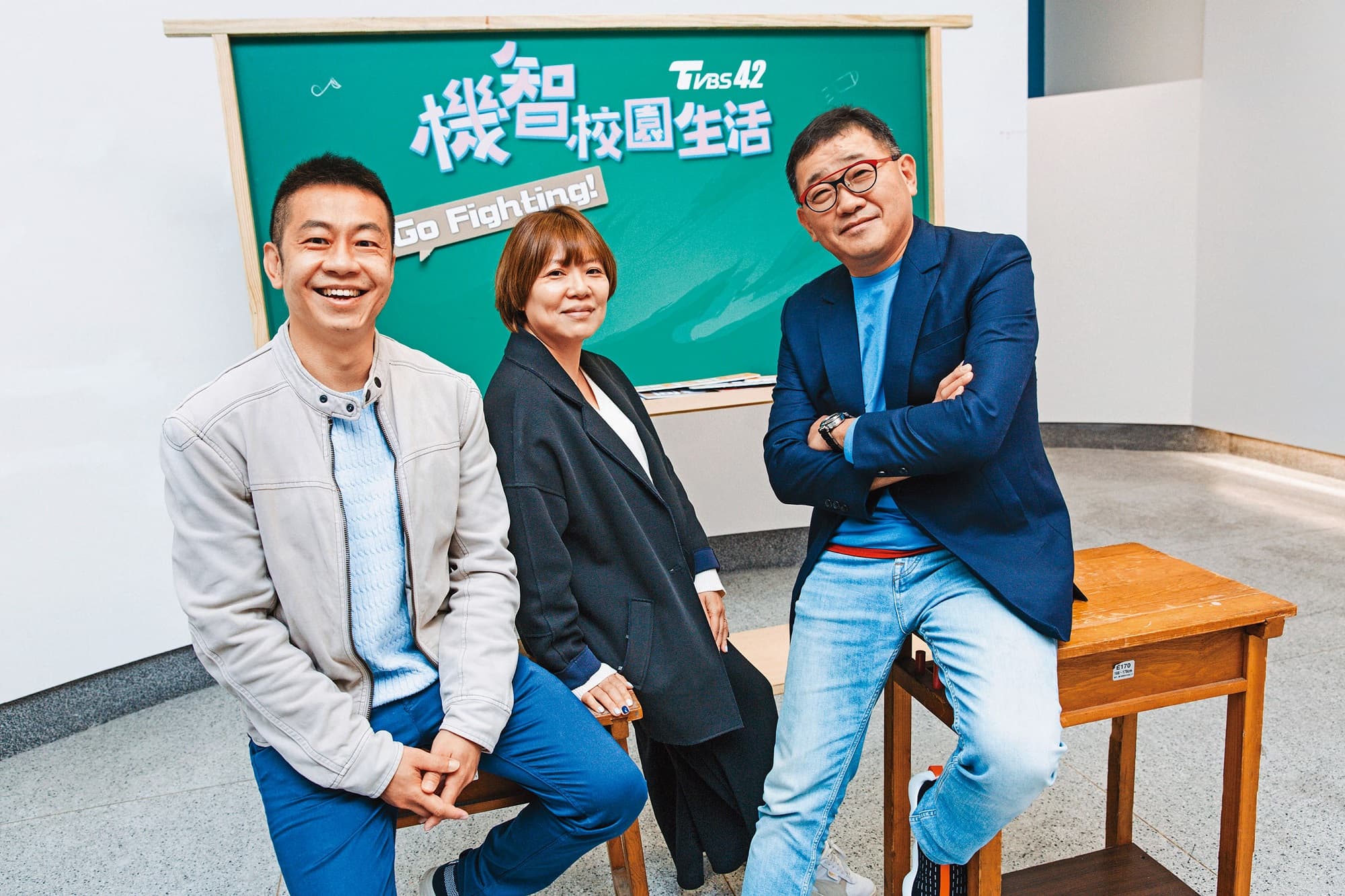TVBS副總郝孝祖(右起)費時1年籌備《機智校園生活》,邀請編劇林若晞、導演彭兆鴻合作。